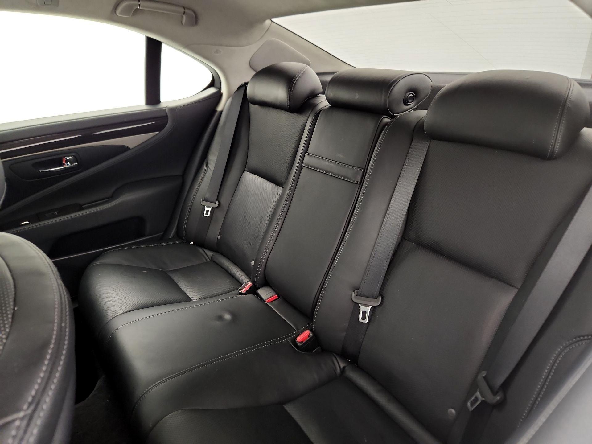 Thumbnail: 2014 Lexus LS - 20