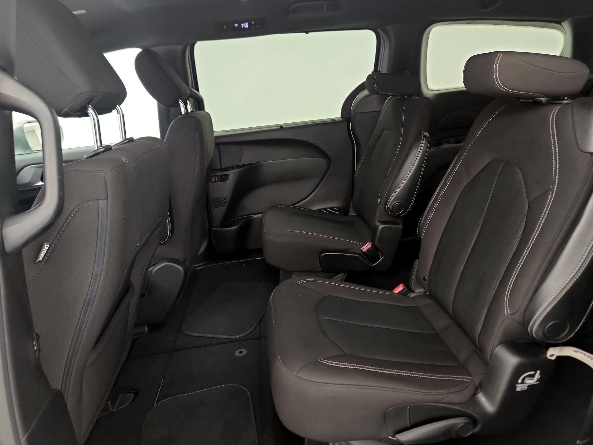 Thumbnail: 2021 Chrysler Pacifica - 19