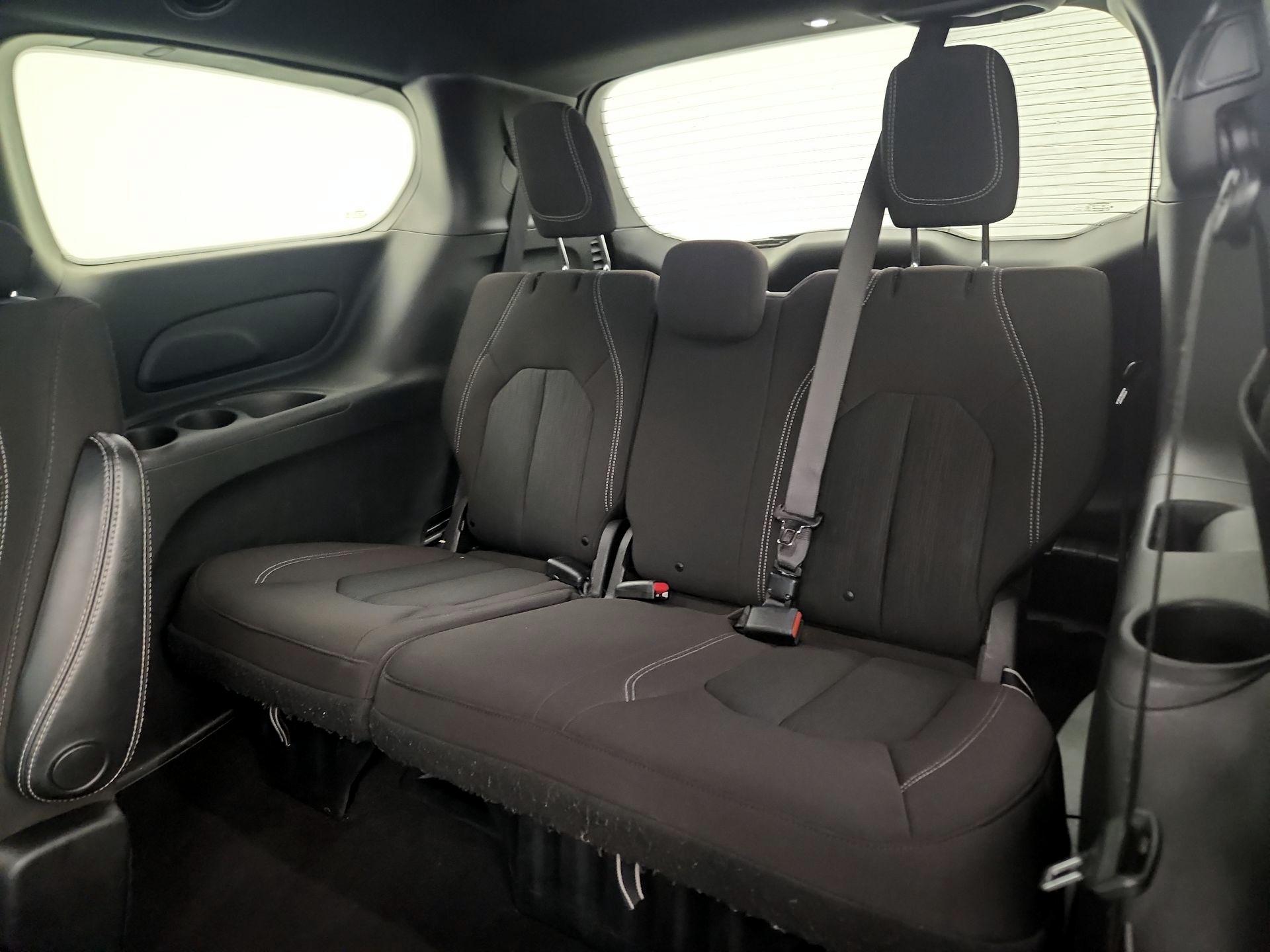 Thumbnail: 2021 Chrysler Pacifica - 20