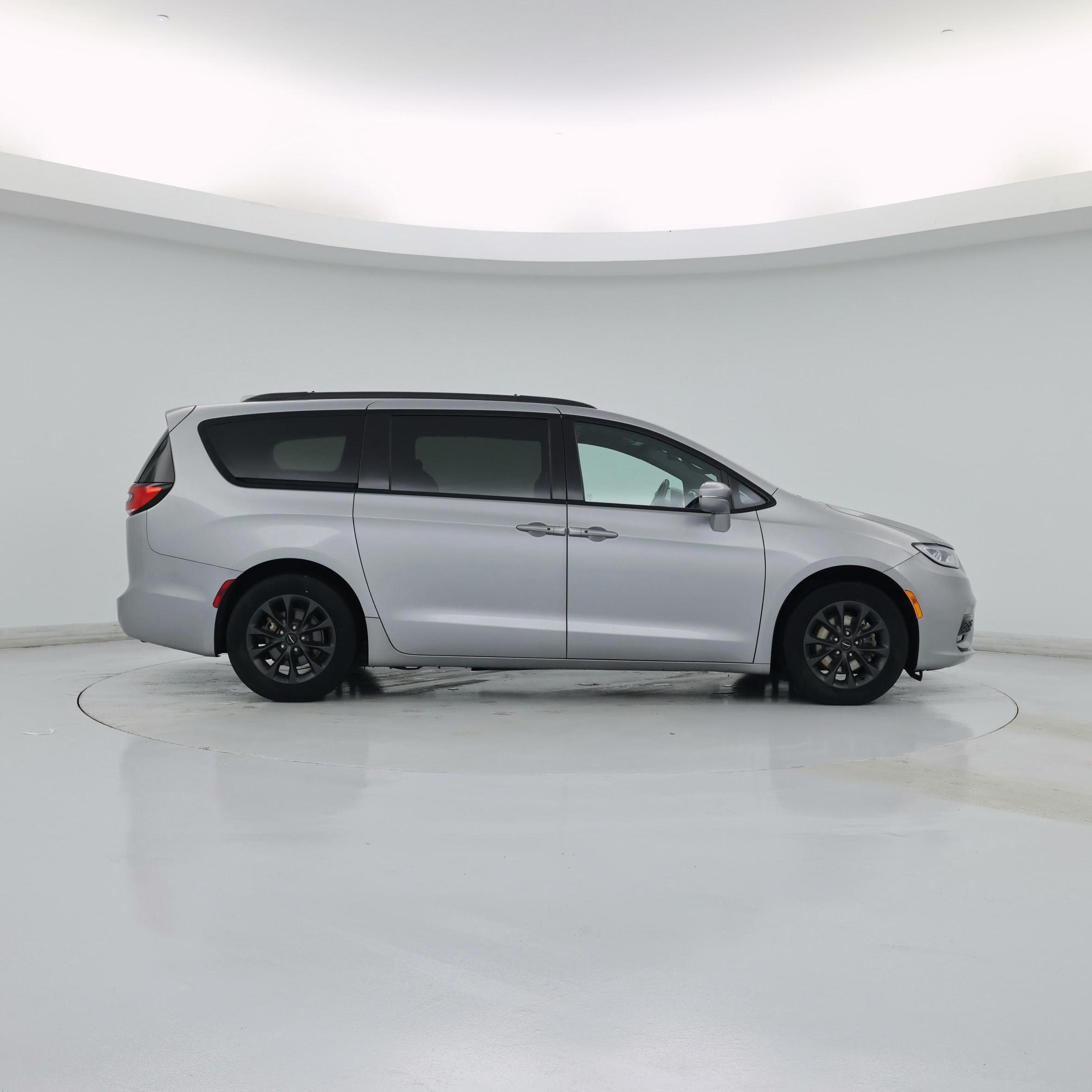Thumbnail: 2021 Chrysler Pacifica - 7