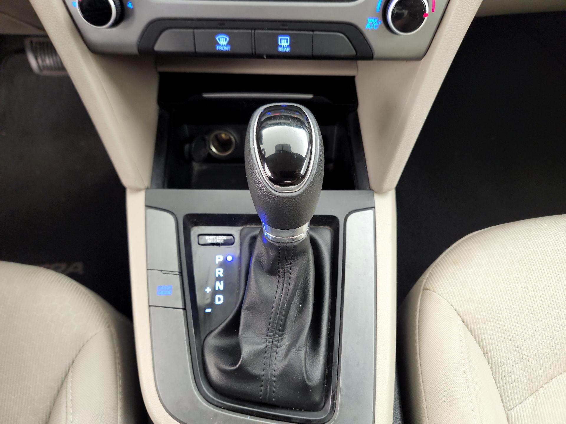 Thumbnail: 2017 Hyundai Elantra - 17