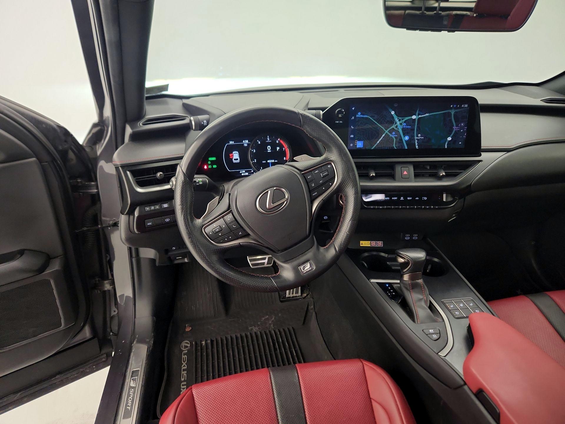 Thumbnail: 2023 Lexus UX - 10