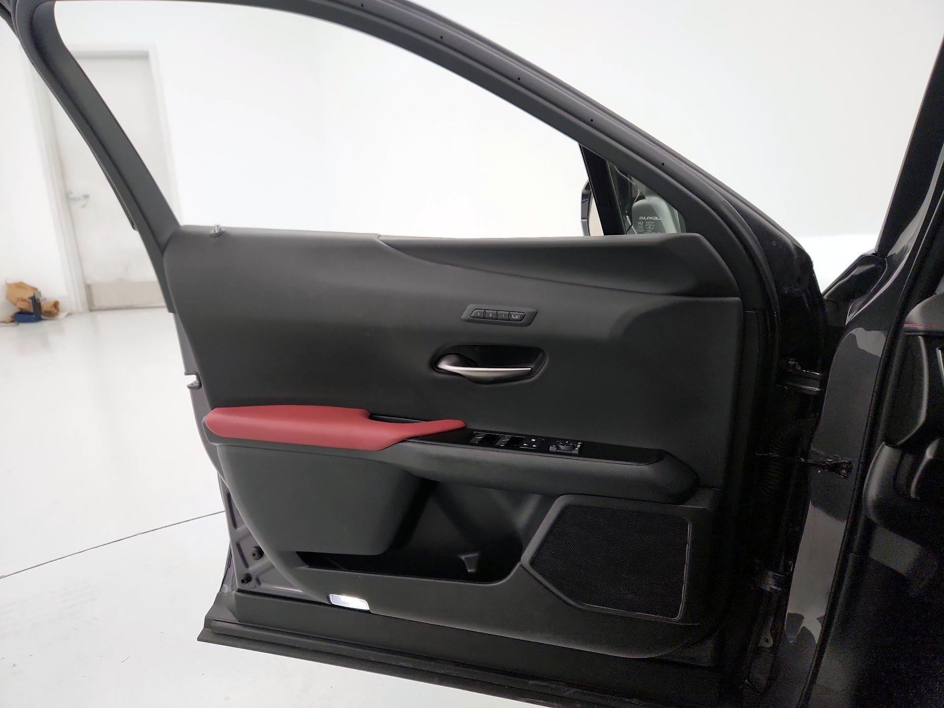 Thumbnail: 2023 Lexus UX - 12