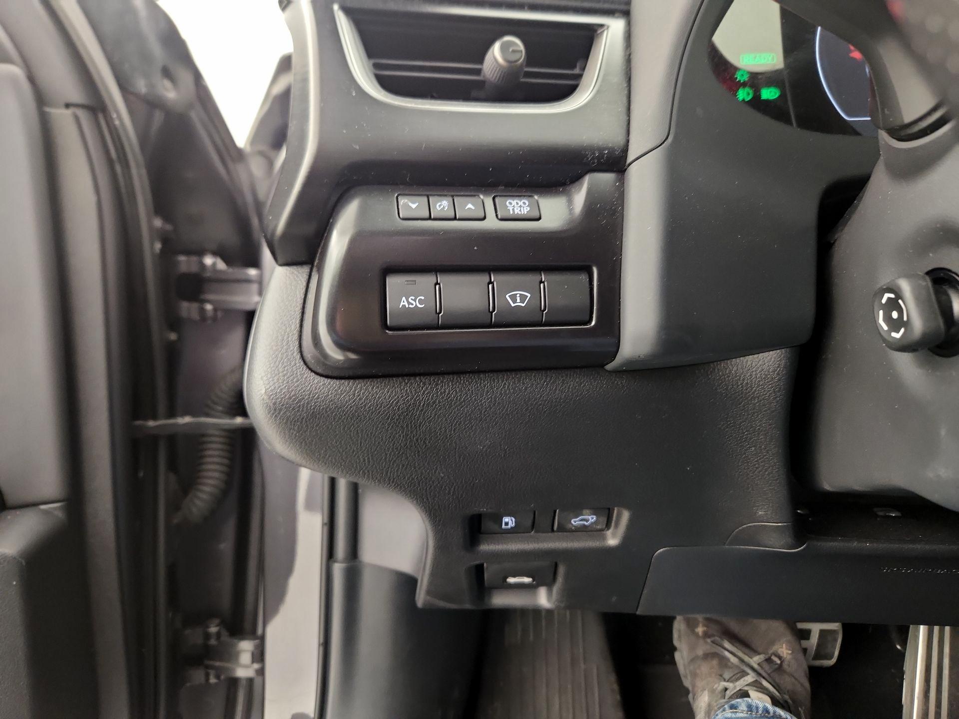 Thumbnail: 2023 Lexus UX - 13