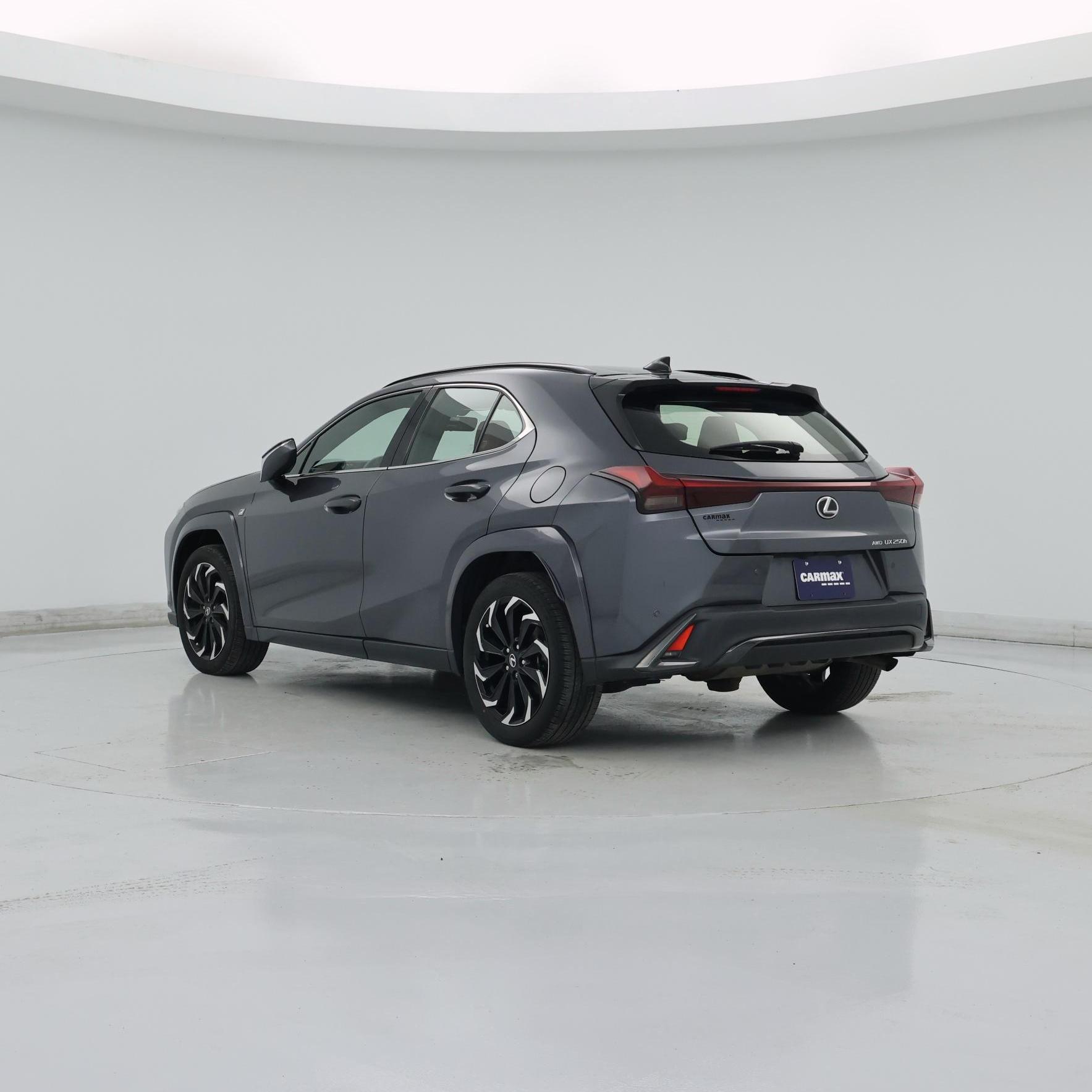 Thumbnail: 2023 Lexus UX - 2