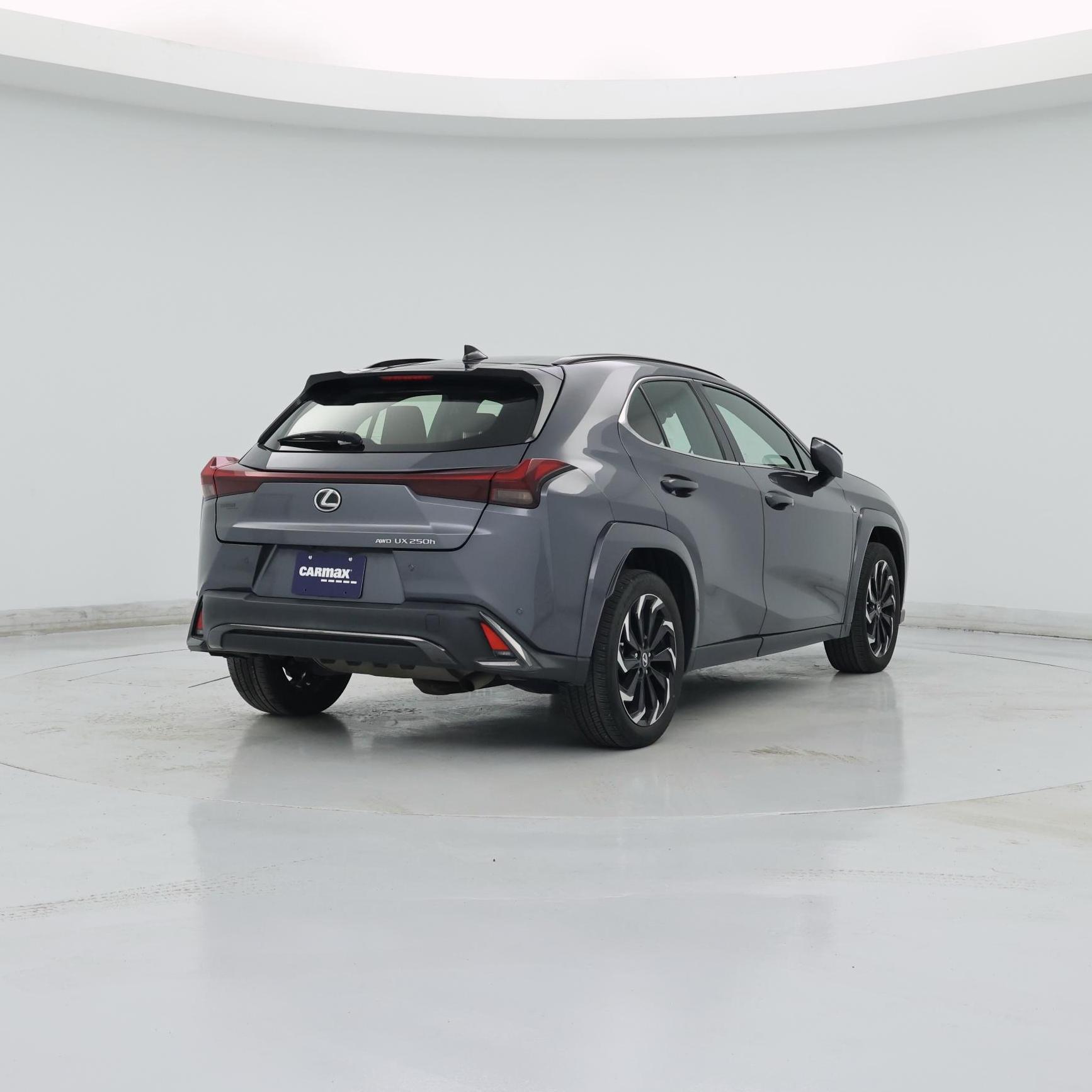 Thumbnail: 2023 Lexus UX - 8