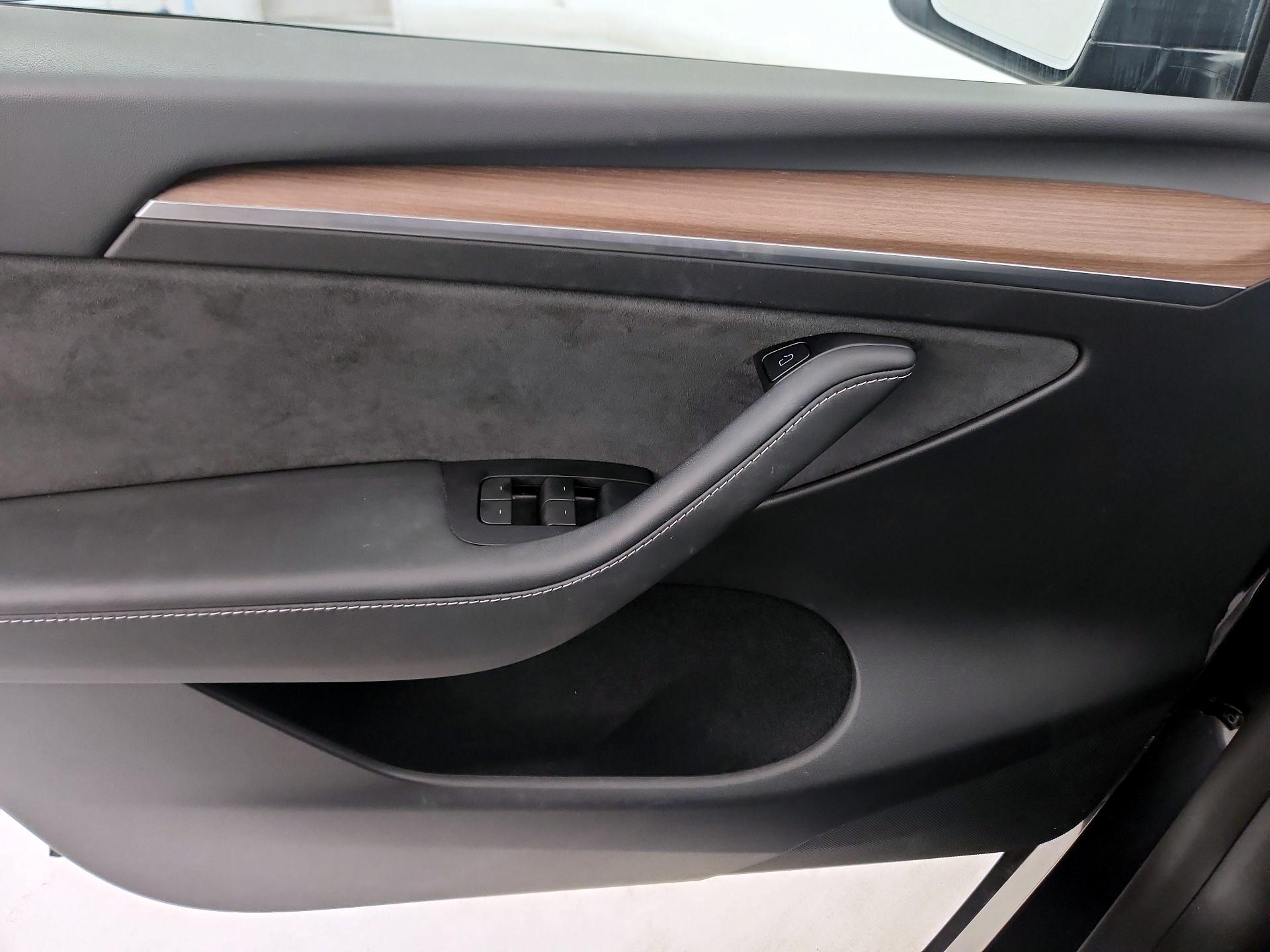 Thumbnail: 2024 Tesla Model Y - 12