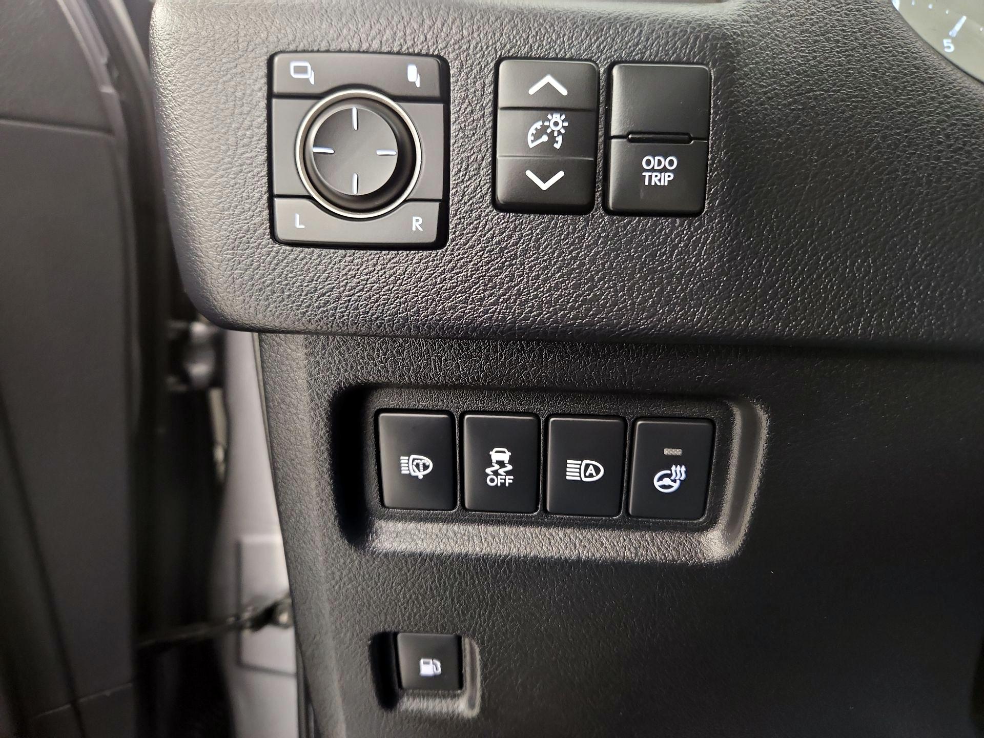 Thumbnail: 2023 Lexus GX - 13