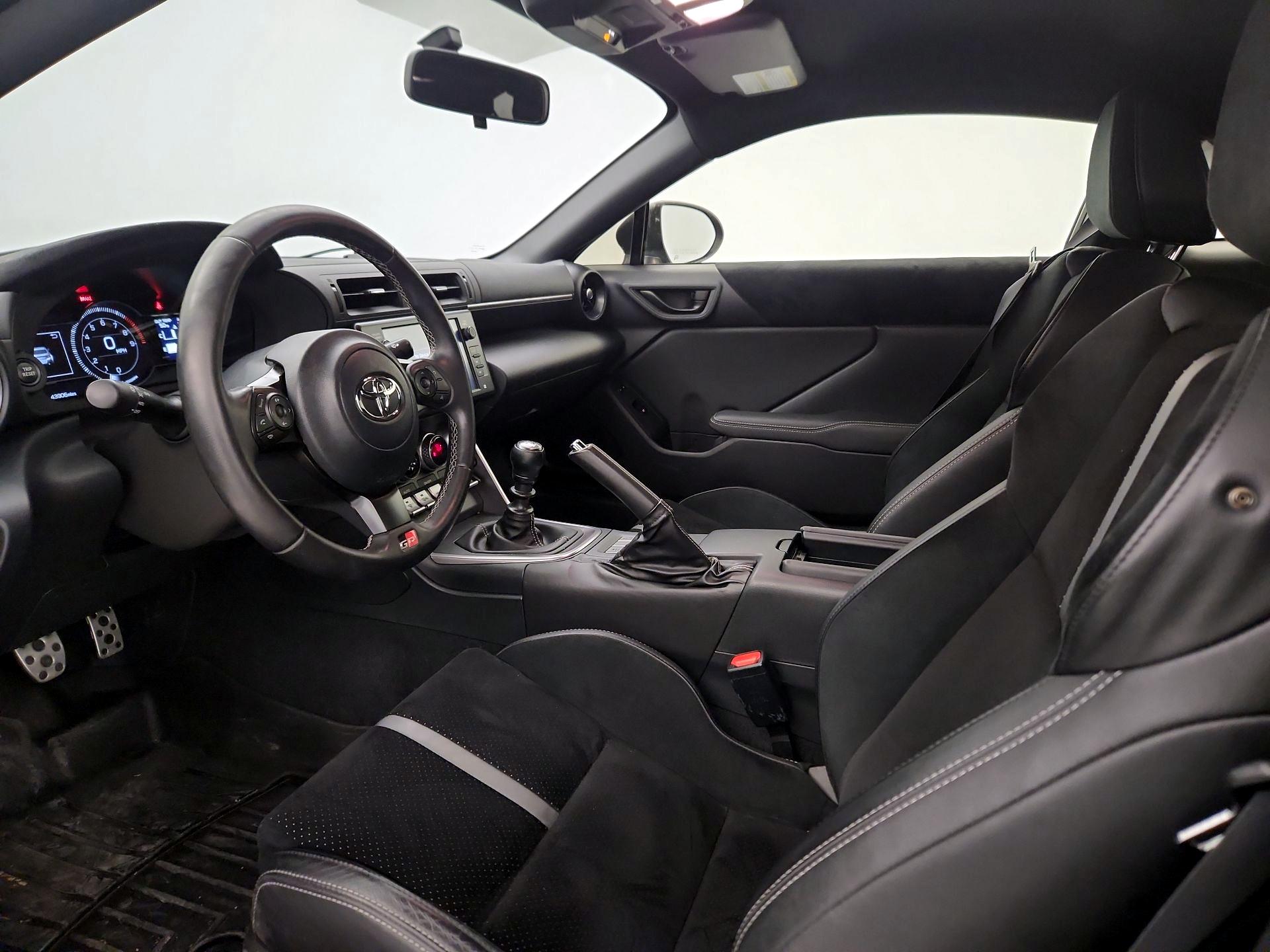 Thumbnail: 2023 Toyota GR86 - 11