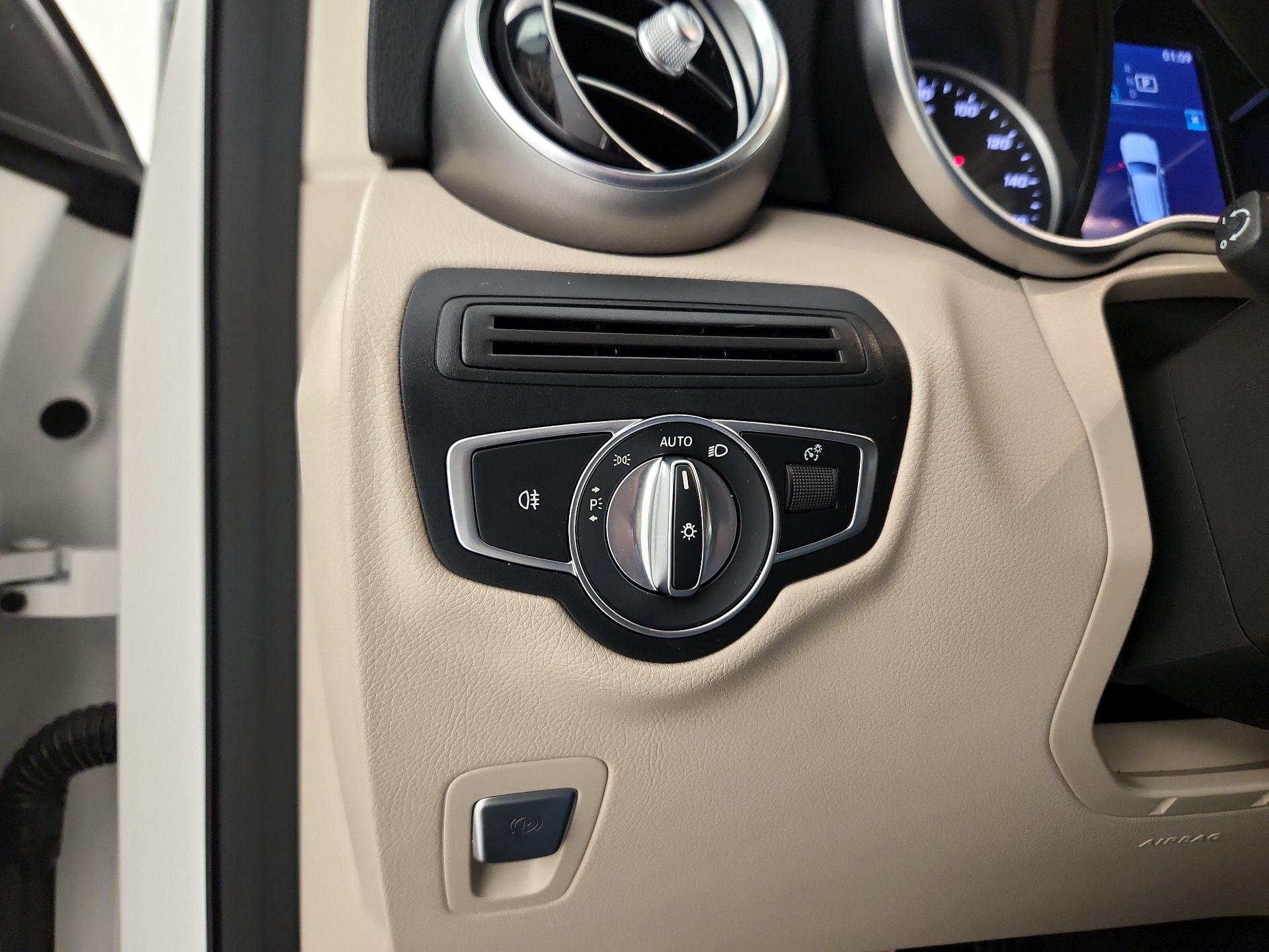 Thumbnail: 2020 Mercedes-Benz GLC - 13