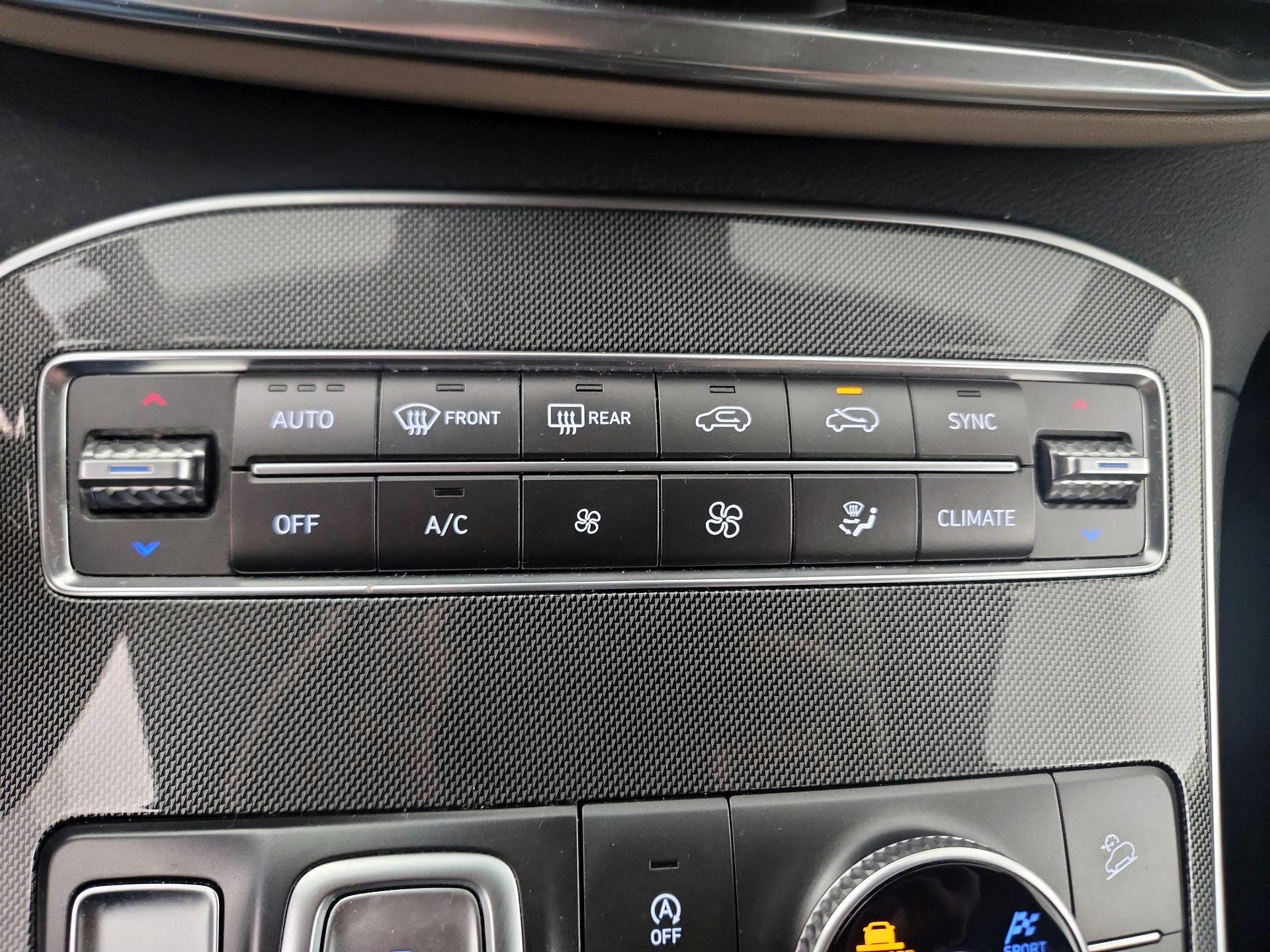 Thumbnail: 2022 Hyundai Santa Fe - 16