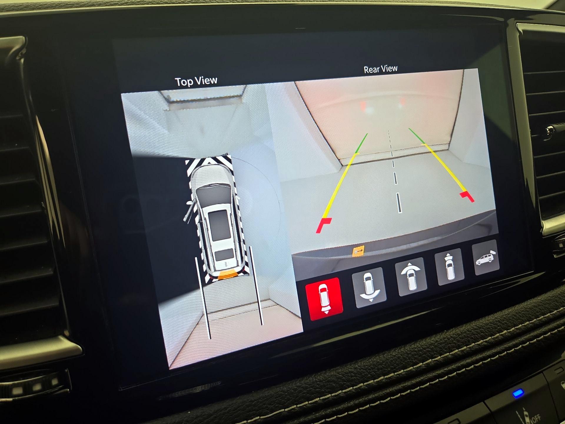 Thumbnail: 2021 Chrysler Pacifica - 15