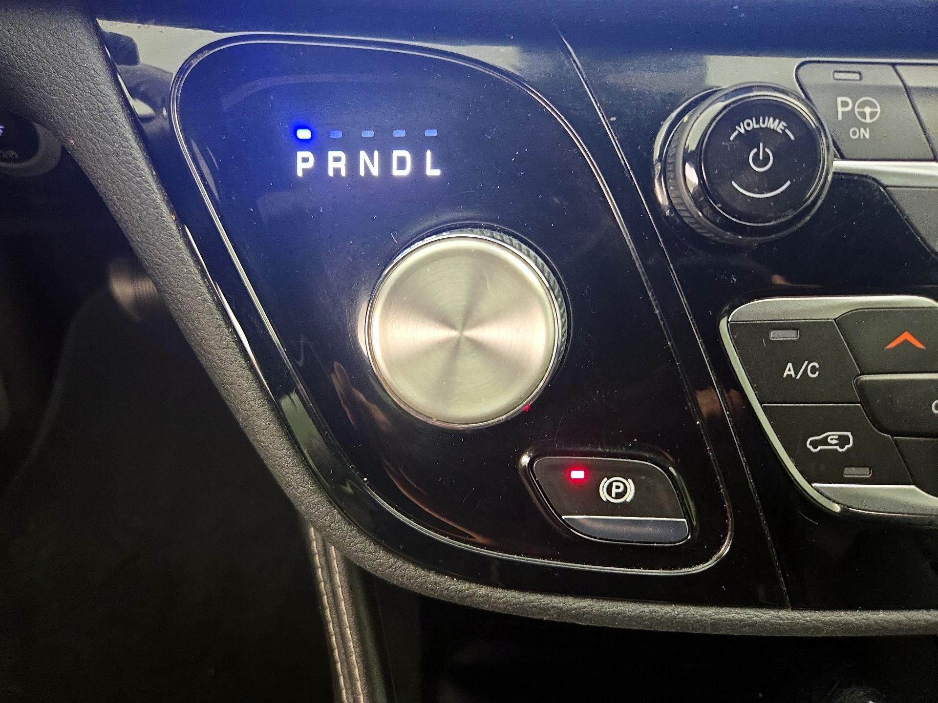 Thumbnail: 2021 Chrysler Pacifica - 18