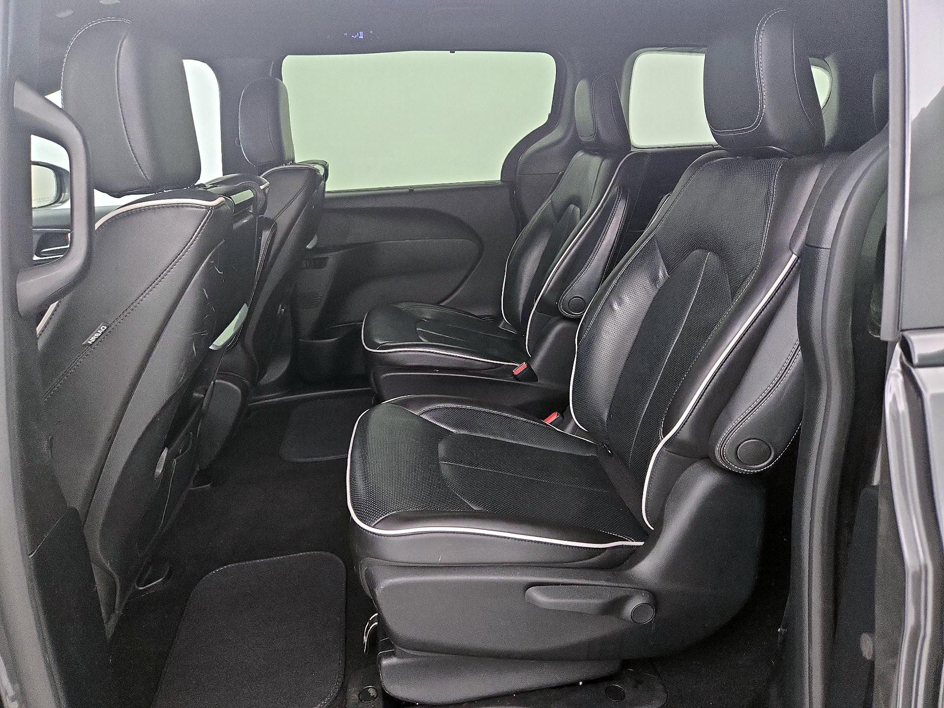 Thumbnail: 2021 Chrysler Pacifica - 20