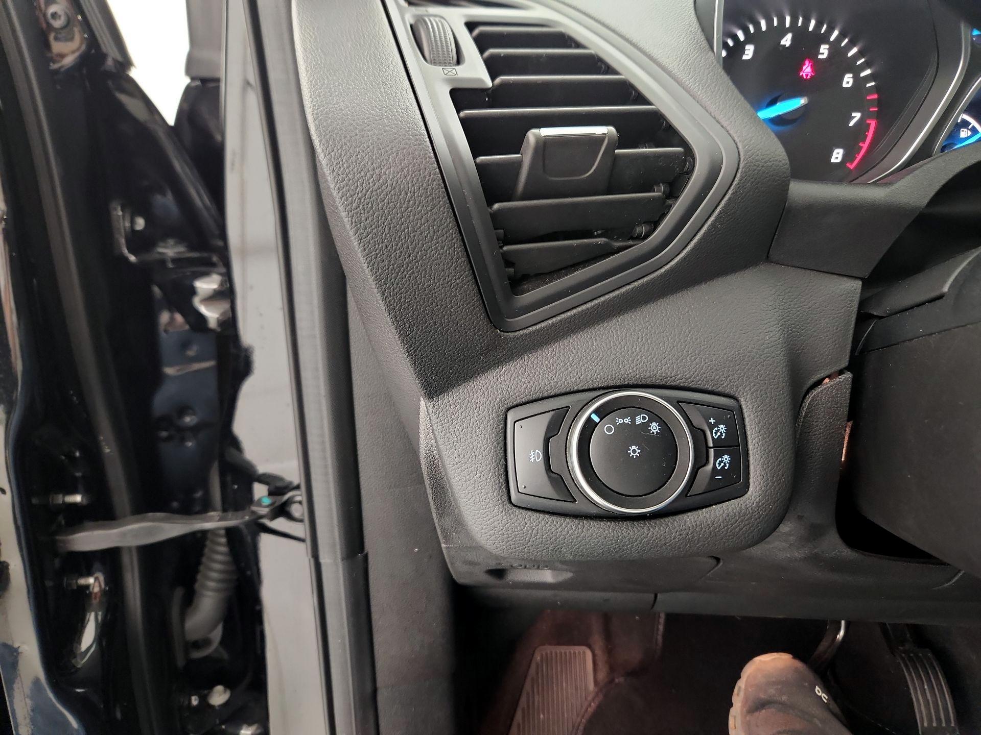 Thumbnail: 2016 Ford Escape - 13