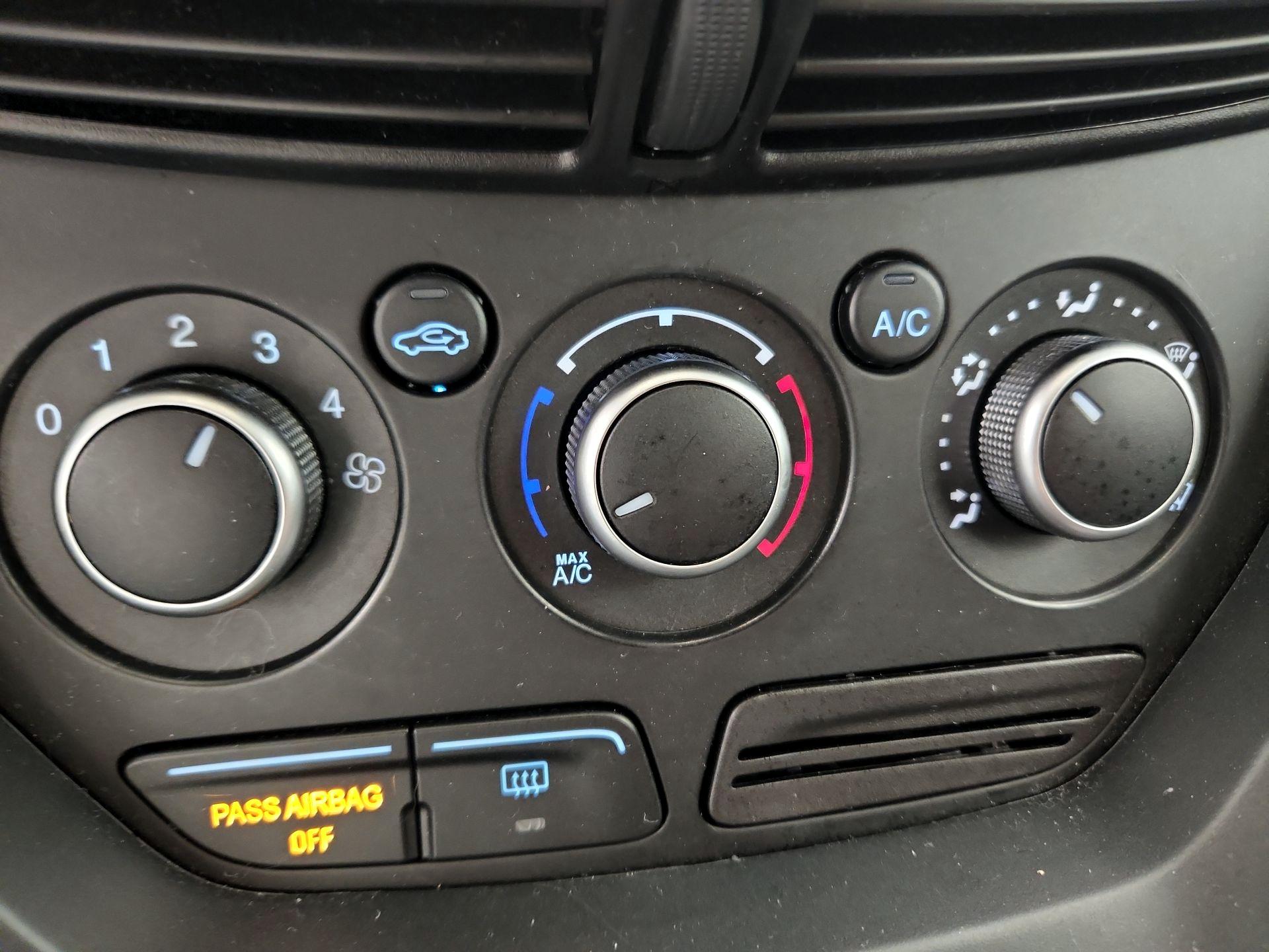 Thumbnail: 2016 Ford Escape - 16