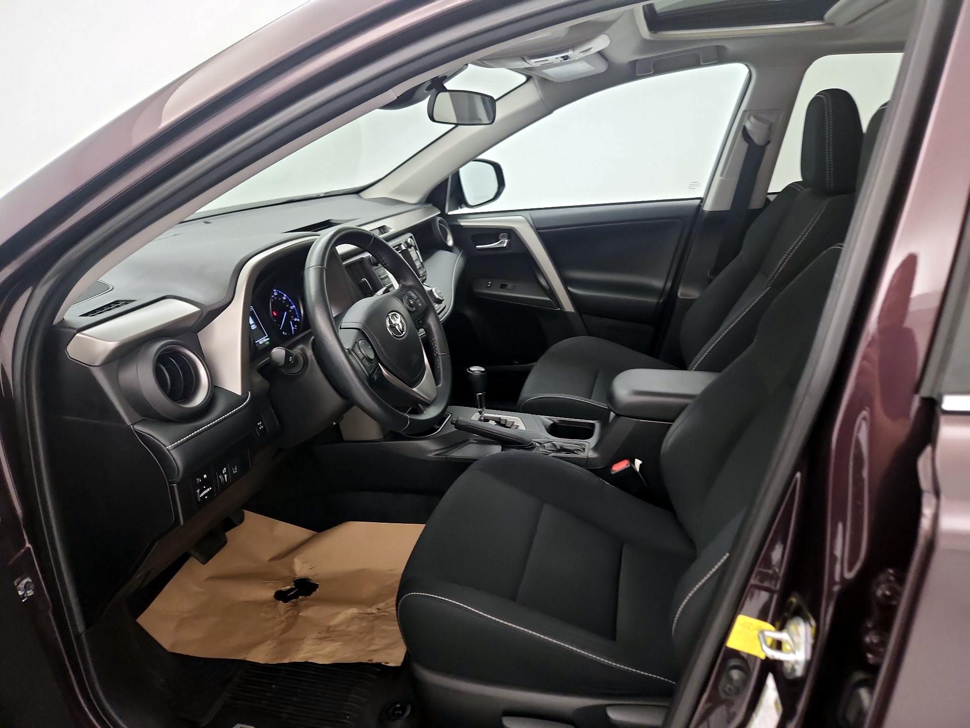 Thumbnail: 2018 Toyota RAV4 - 11