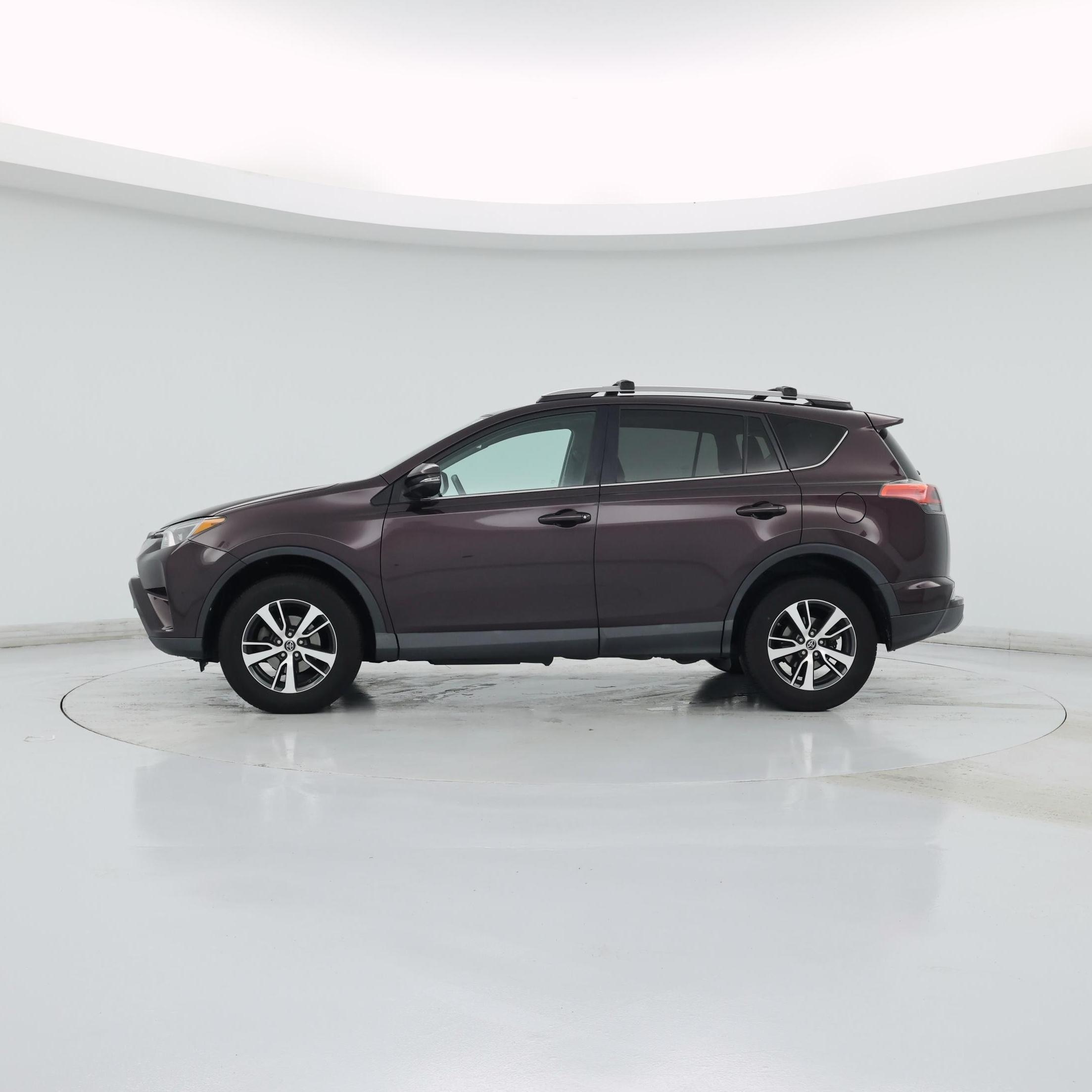 Thumbnail: 2018 Toyota RAV4 - 3