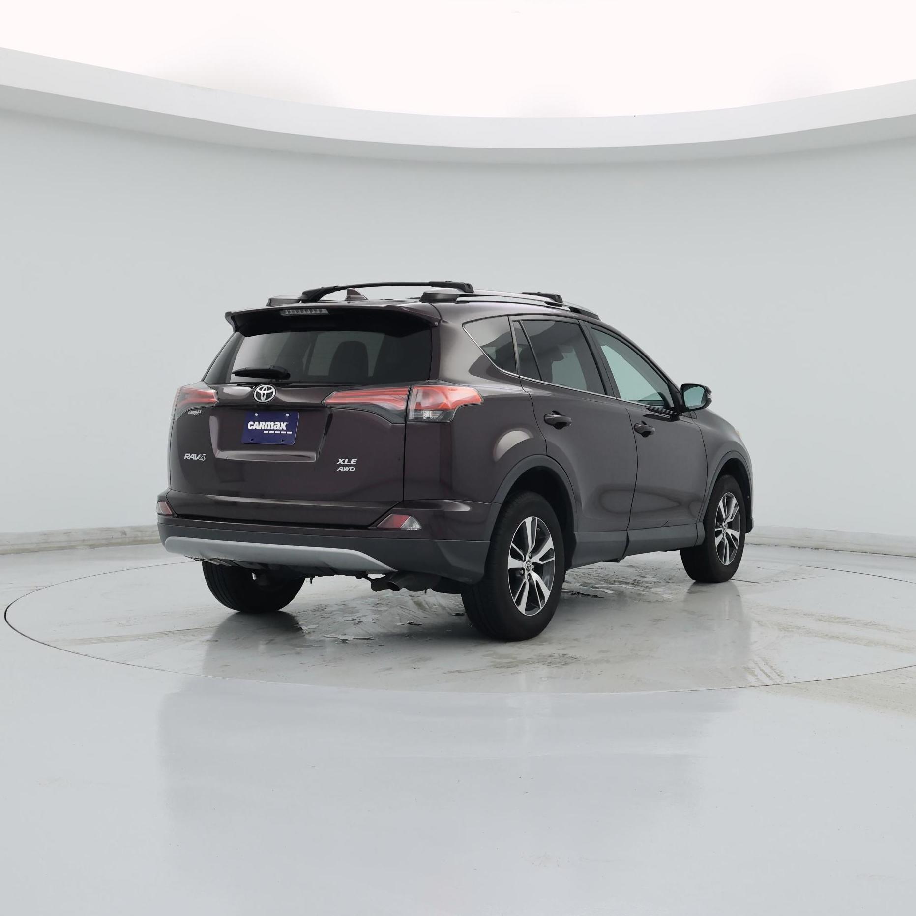 Thumbnail: 2018 Toyota RAV4 - 8