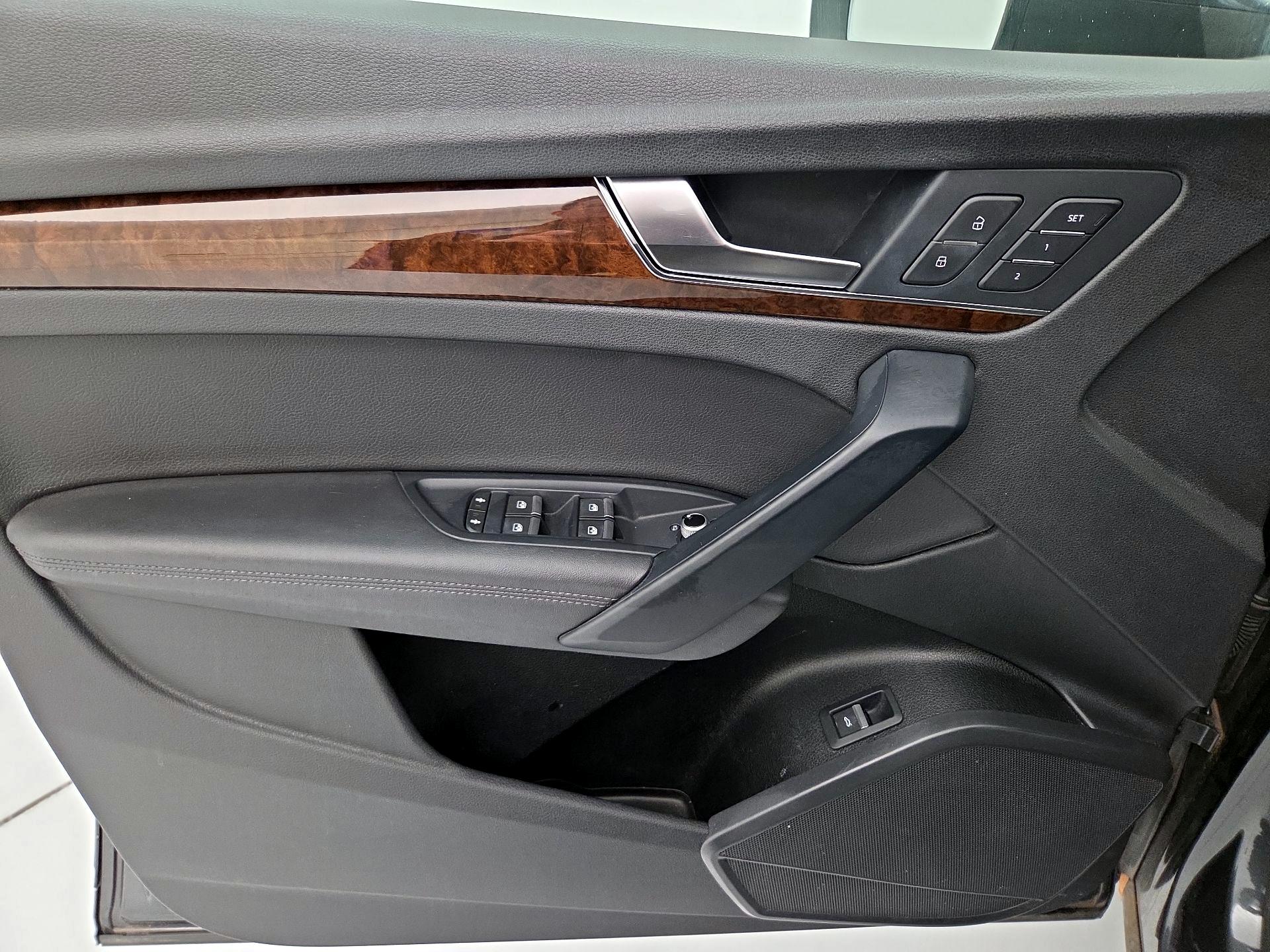 Thumbnail: 2020 Audi Q5 - 12