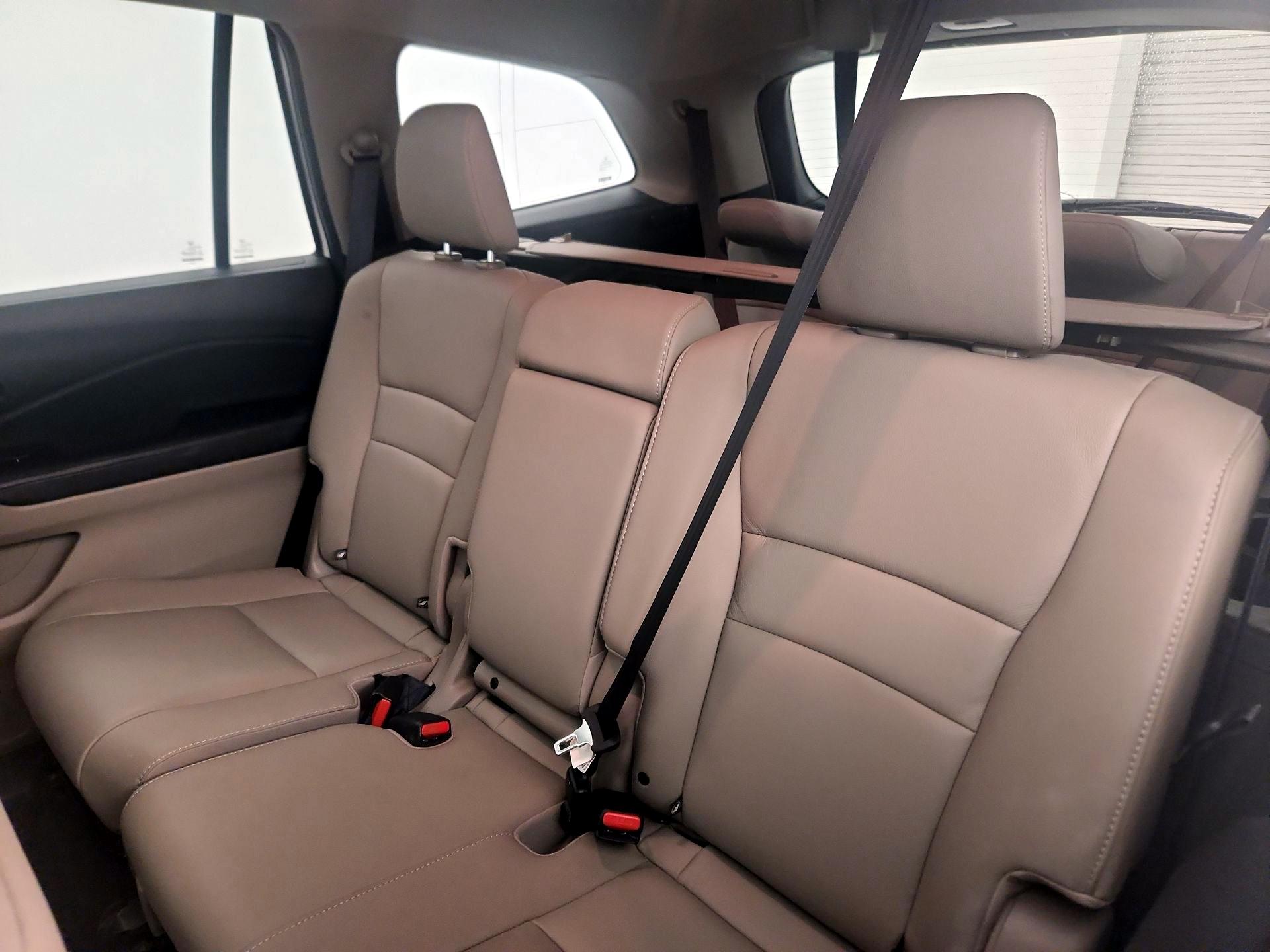 Thumbnail: 2017 Honda Pilot - 20