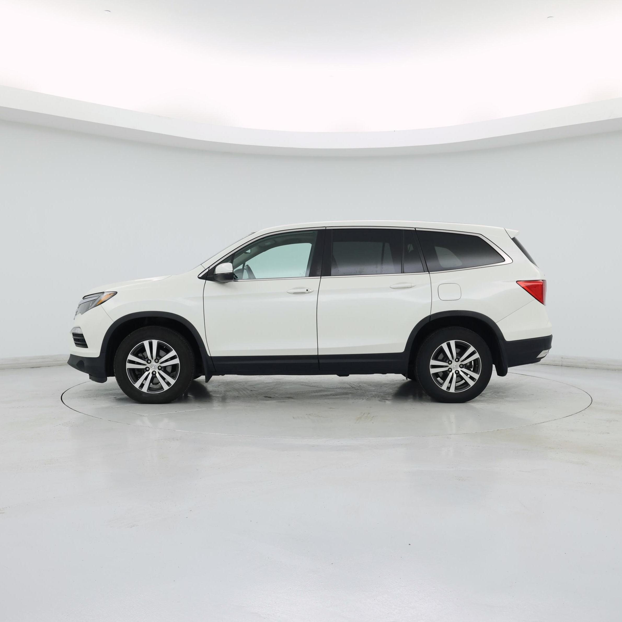 Thumbnail: 2017 Honda Pilot - 3