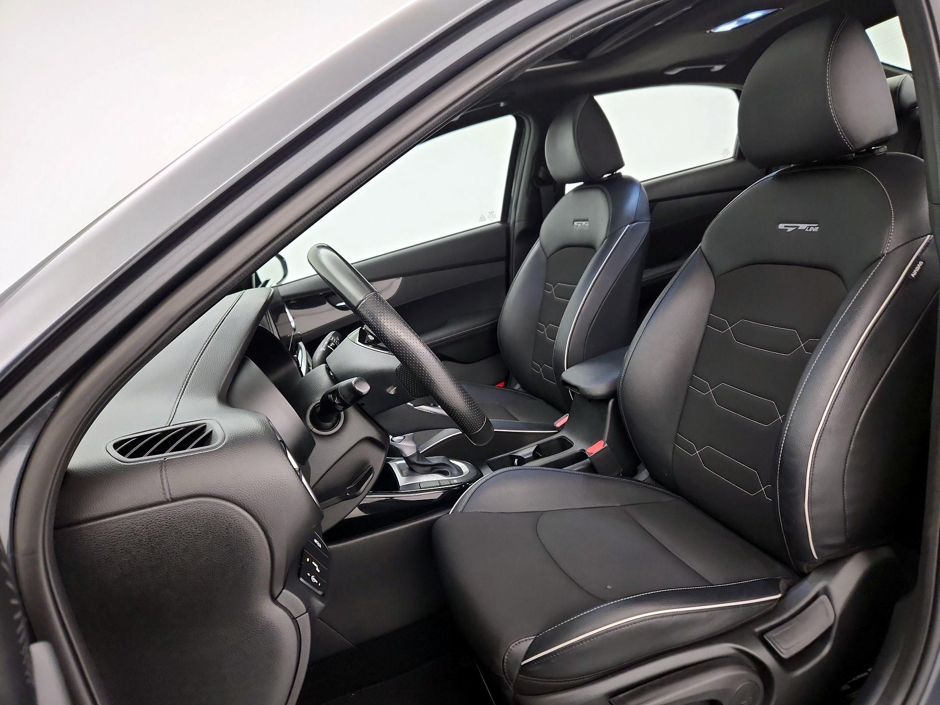 Thumbnail: 2023 Kia Forte - 11