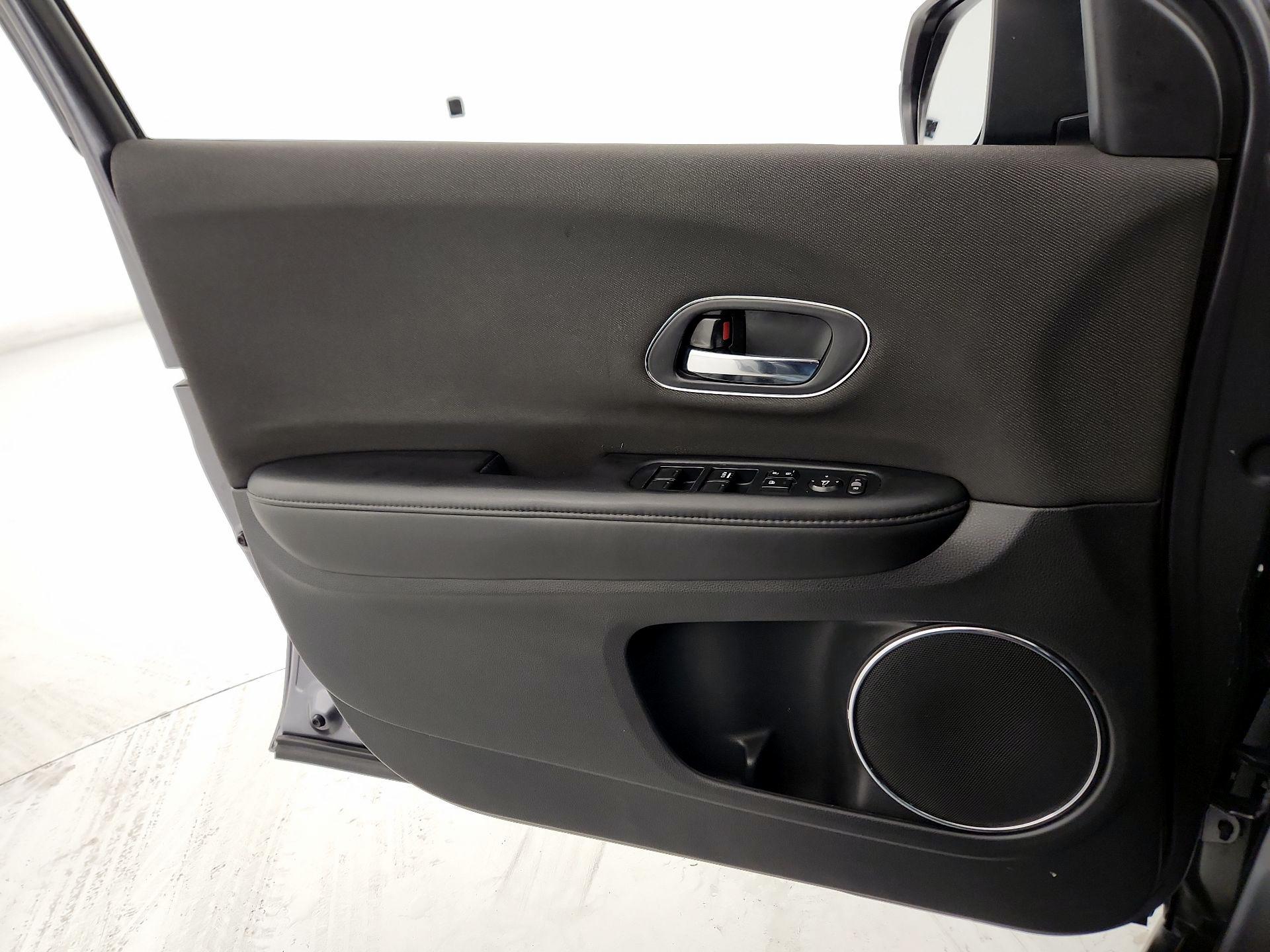 Thumbnail: 2019 Honda HR-V - 12