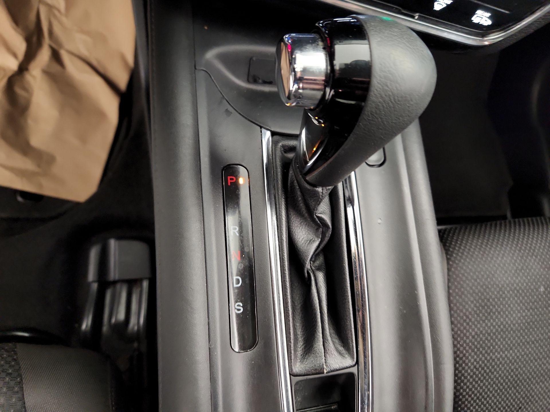 Thumbnail: 2019 Honda HR-V - 17