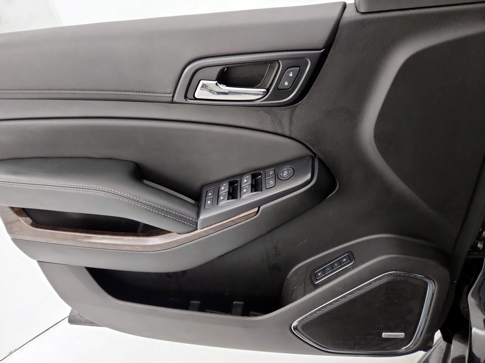 Thumbnail: 2019 Chevrolet Suburban - 12