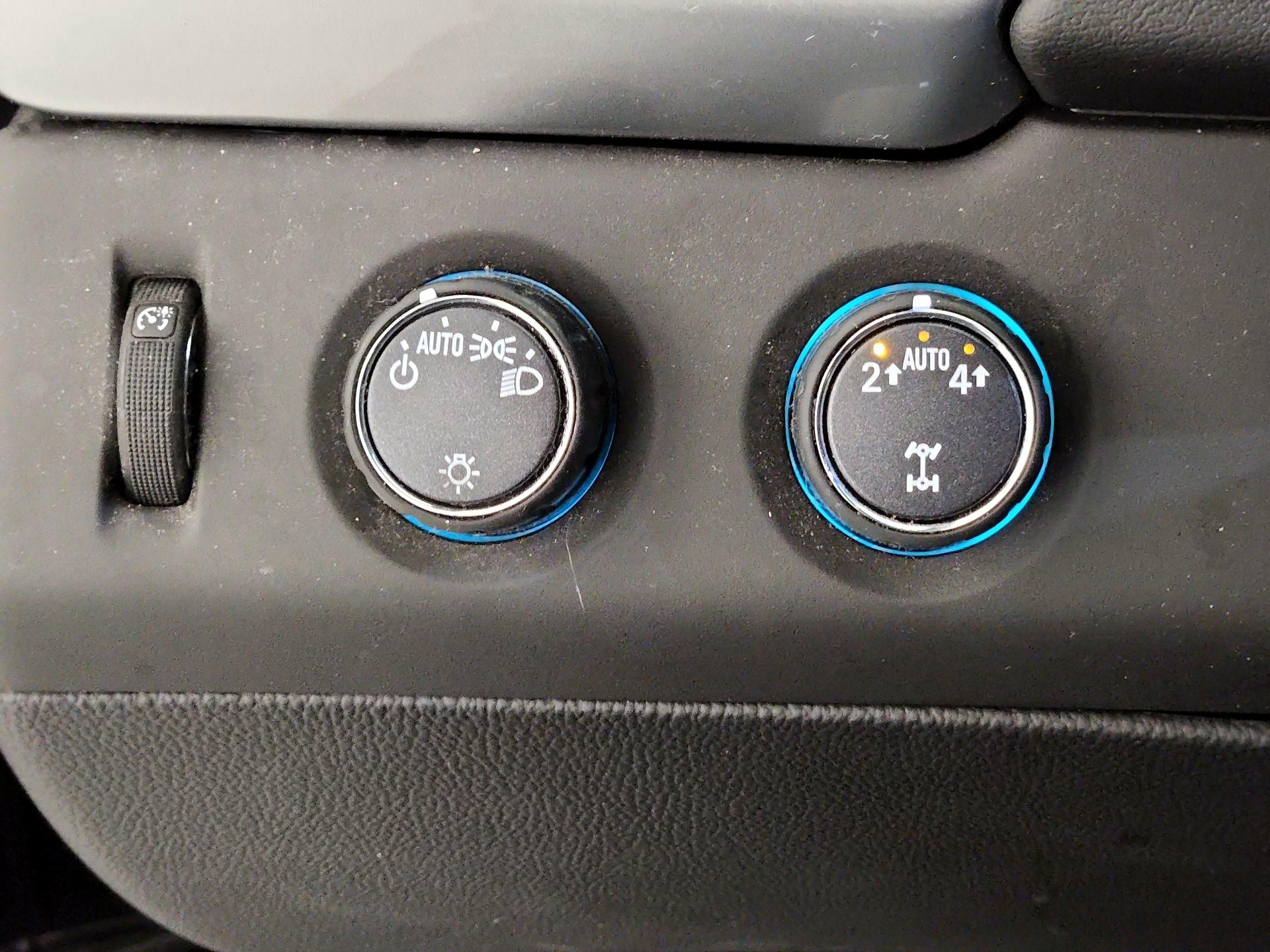 Thumbnail: 2019 Chevrolet Suburban - 13