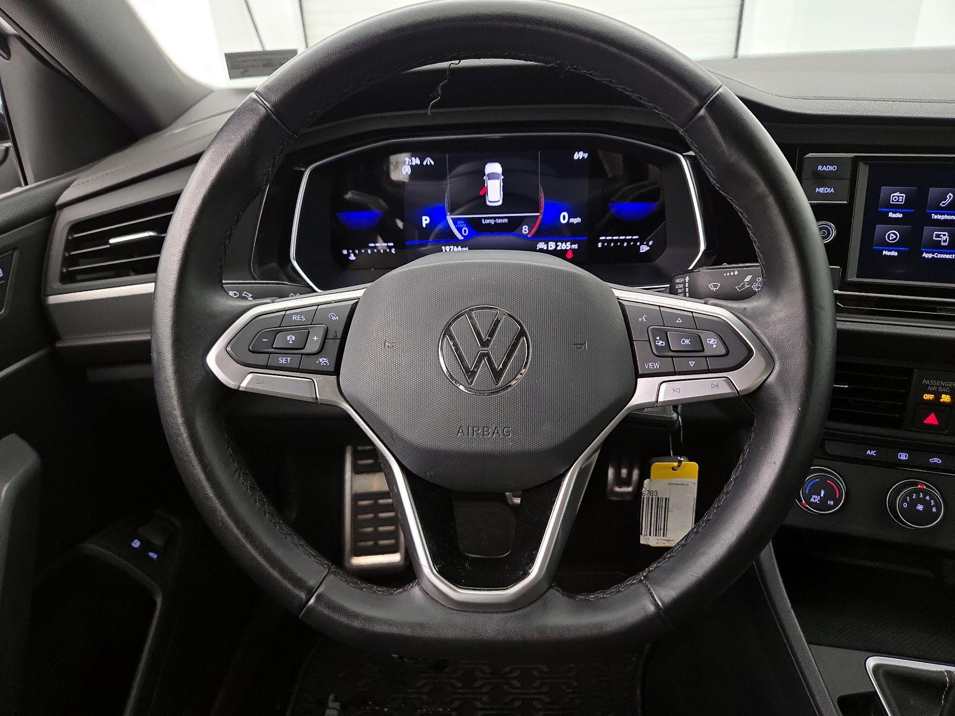 Thumbnail: 2023 Volkswagen Jetta - 10