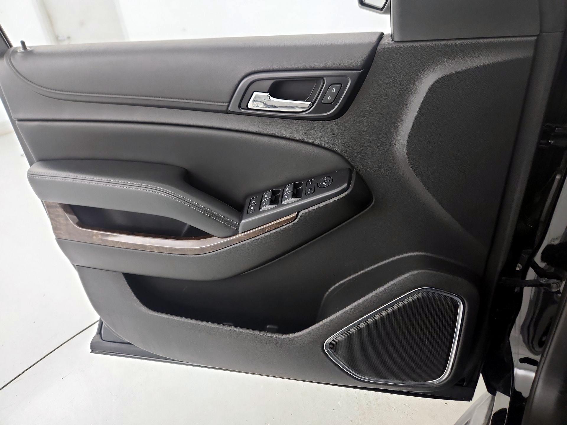 Thumbnail: 2019 Chevrolet Suburban - 12