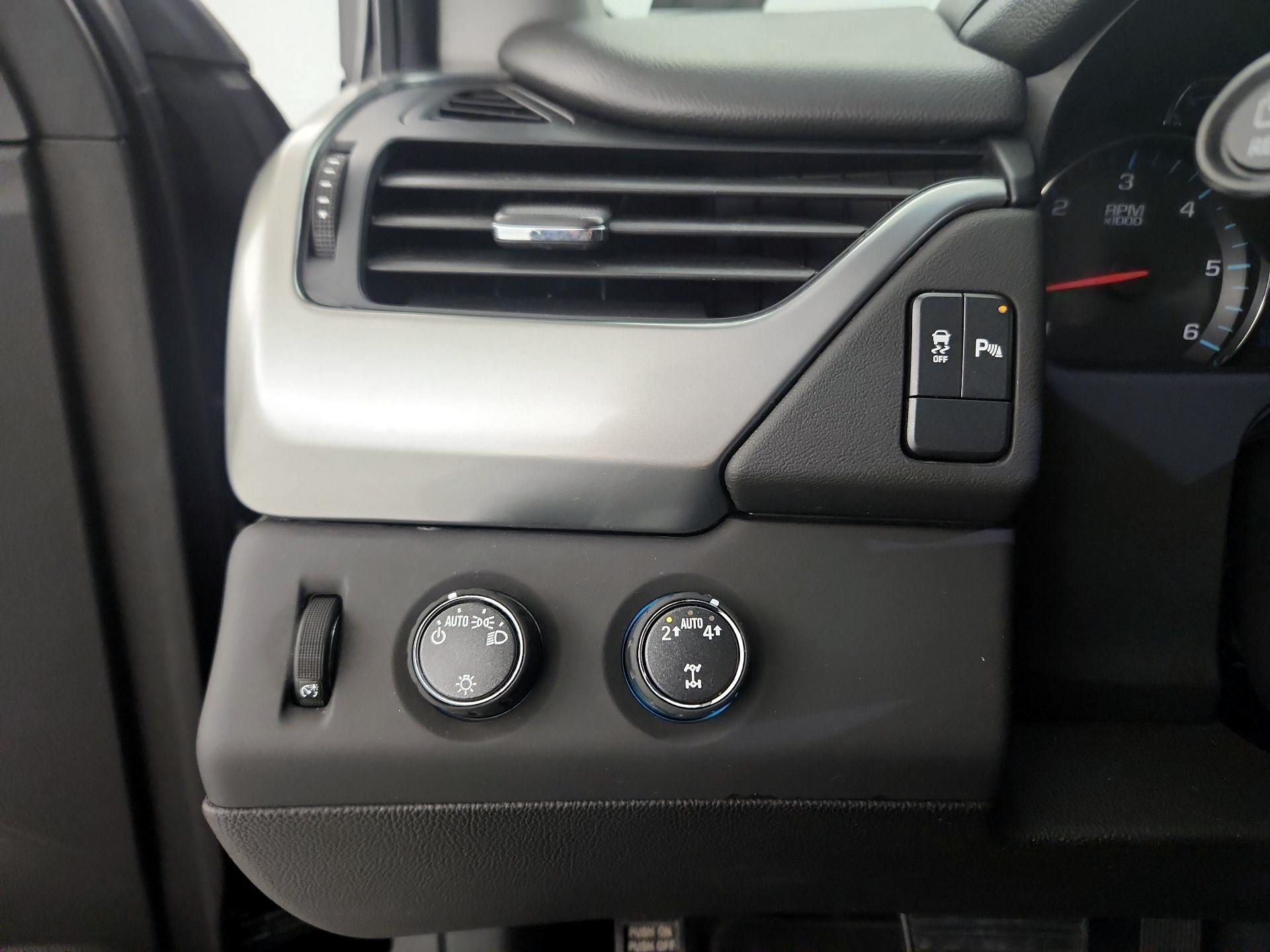 Thumbnail: 2019 Chevrolet Suburban - 13