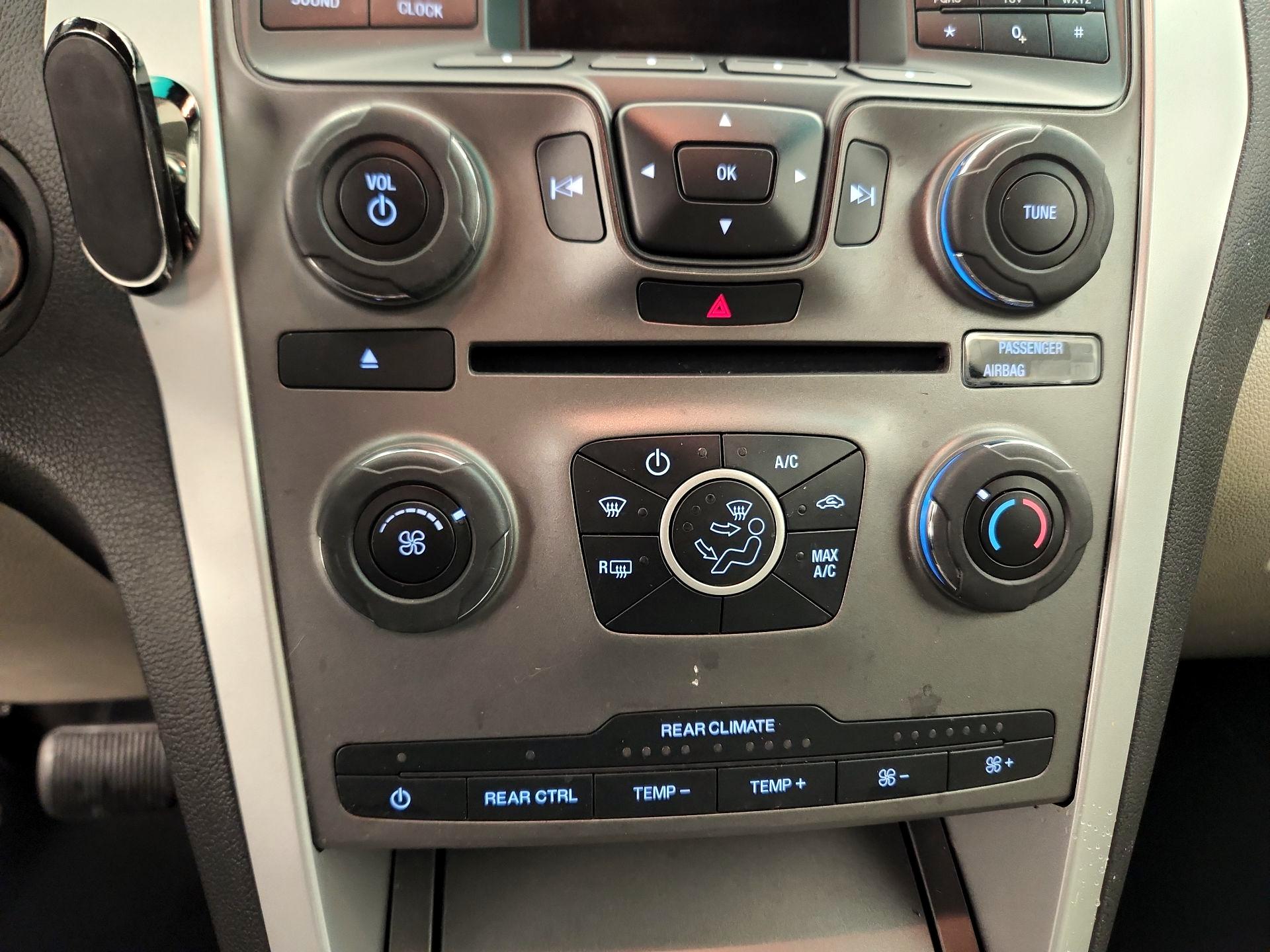 Thumbnail: 2015 Ford Explorer - 15