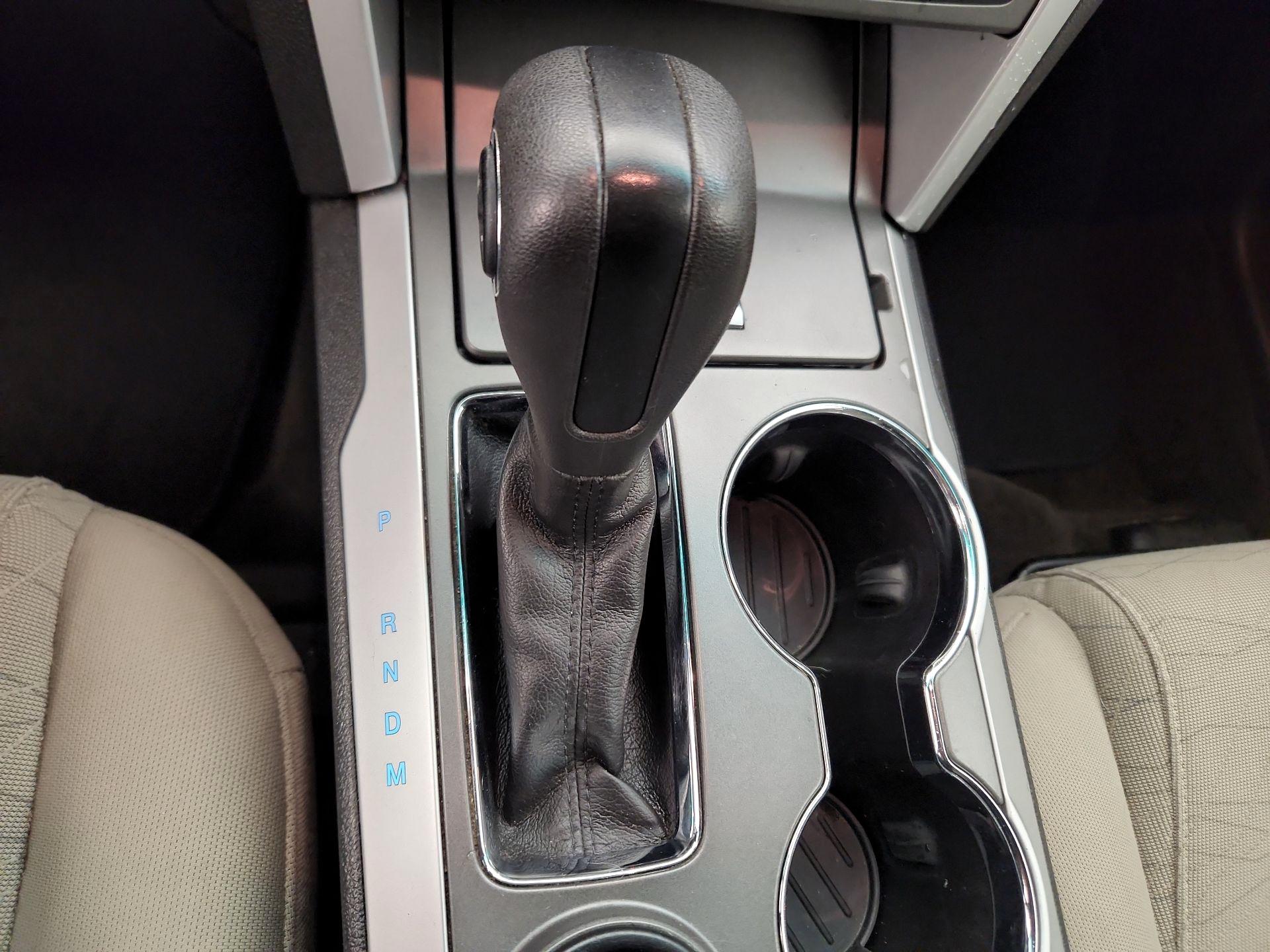 Thumbnail: 2015 Ford Explorer - 16