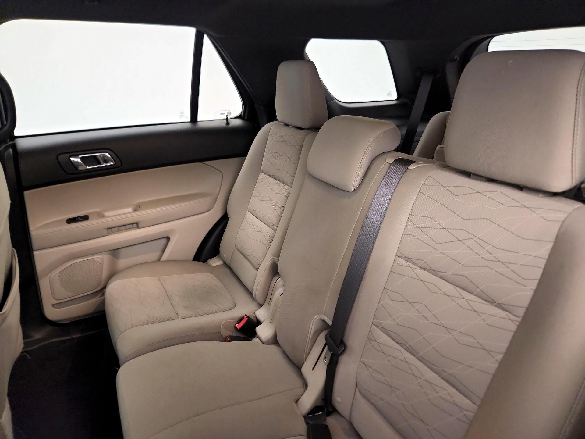 Thumbnail: 2015 Ford Explorer - 17