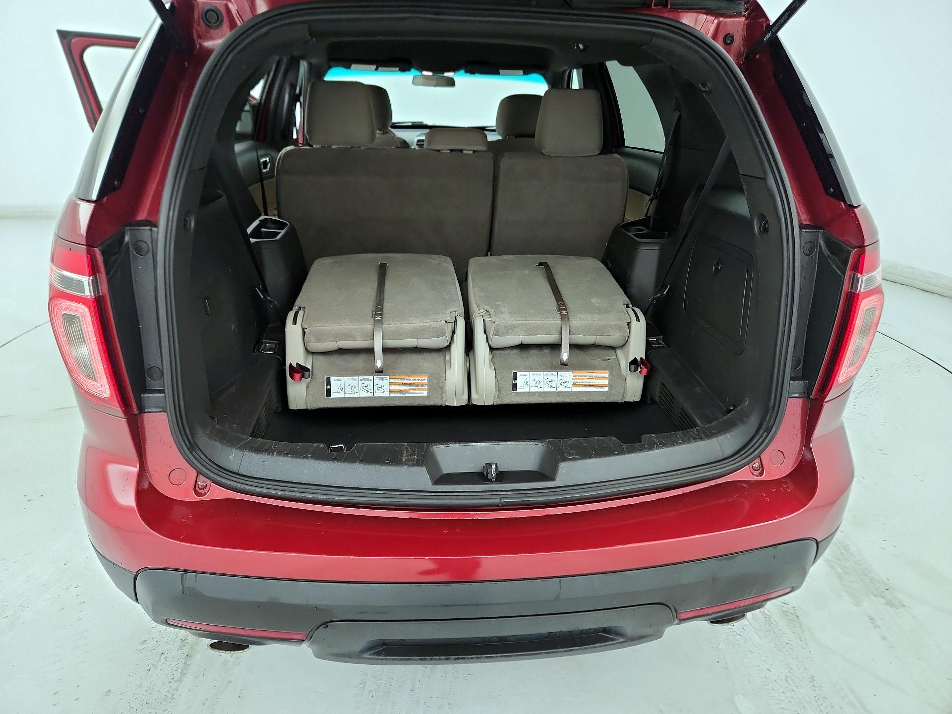 Thumbnail: 2015 Ford Explorer - 20