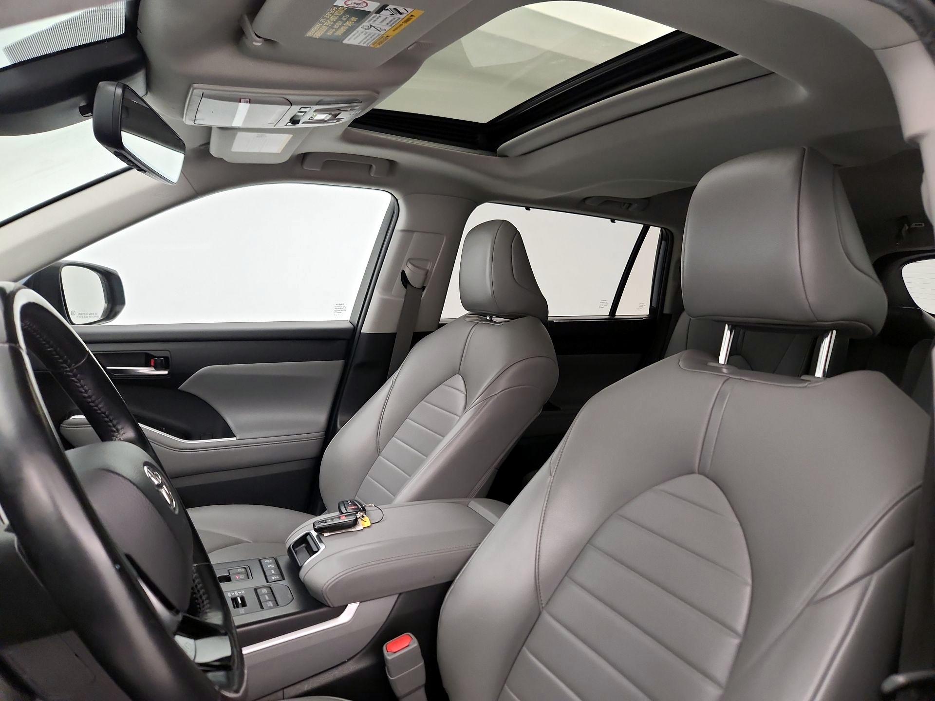 Thumbnail: 2021 Toyota Highlander - 19