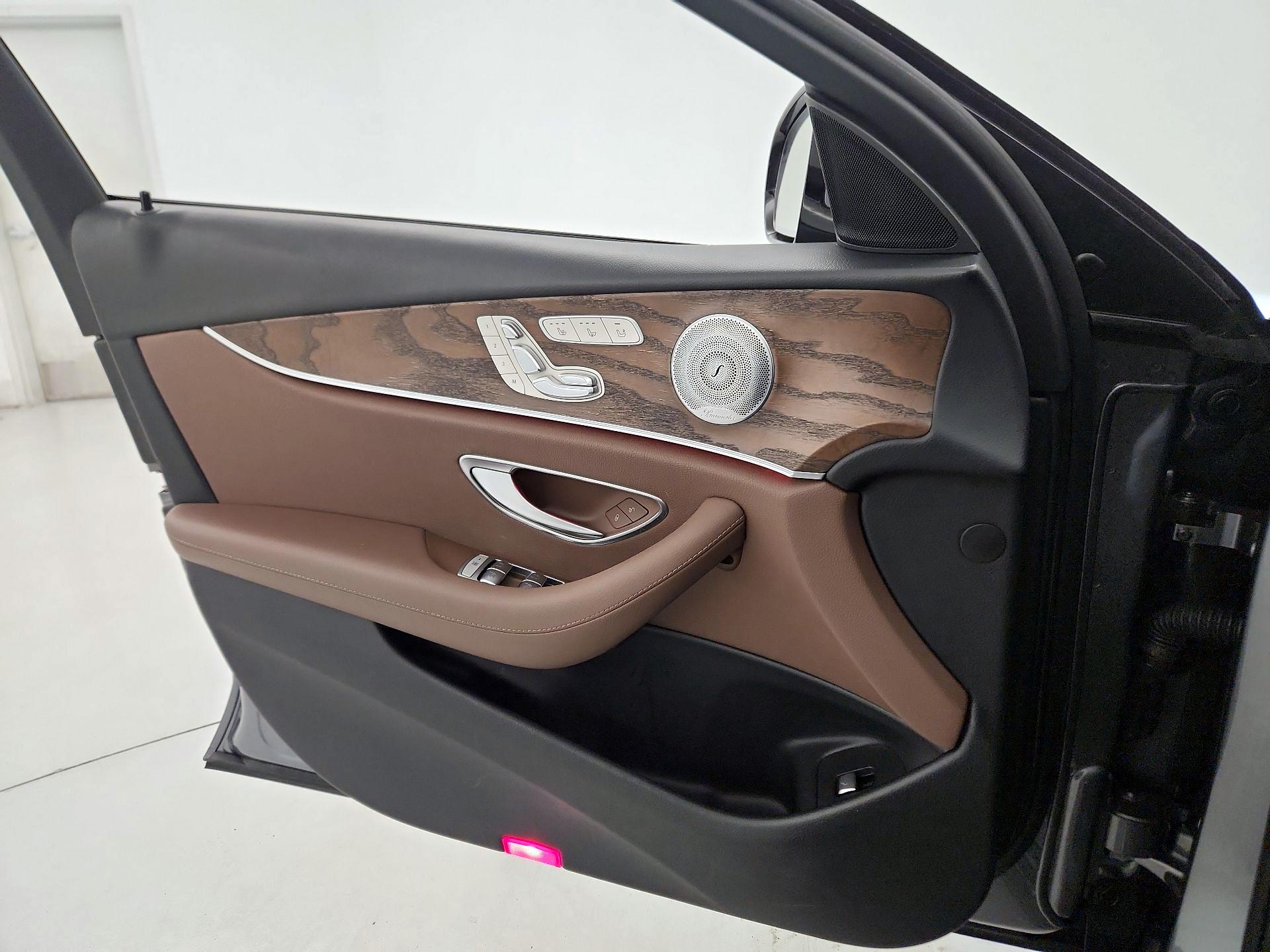 Thumbnail: 2017 Mercedes-Benz E-Class - 12