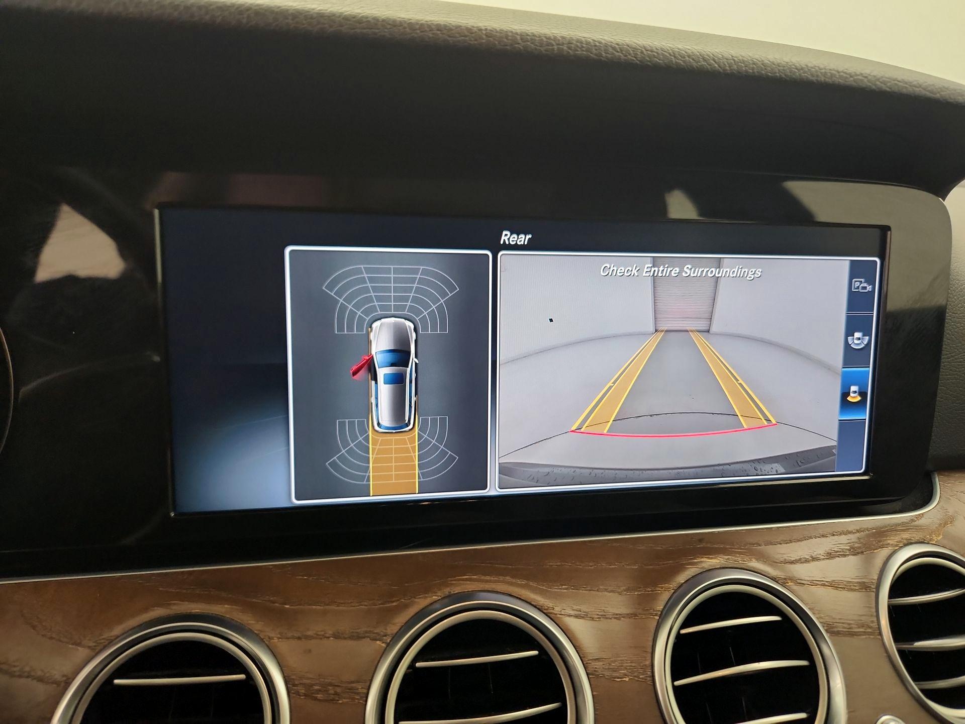 Thumbnail: 2017 Mercedes-Benz E-Class - 14