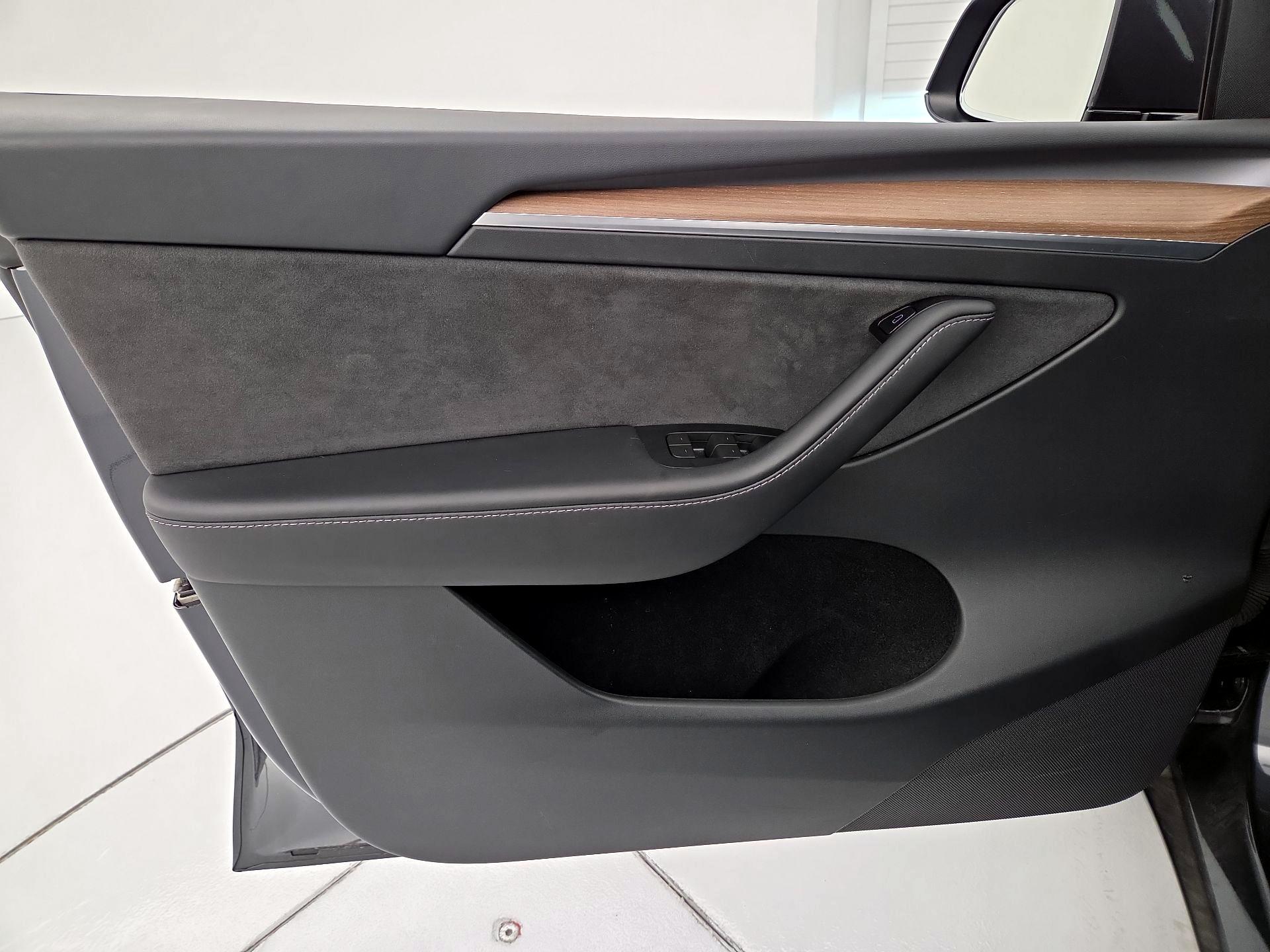 Thumbnail: 2024 Tesla Model Y - 12