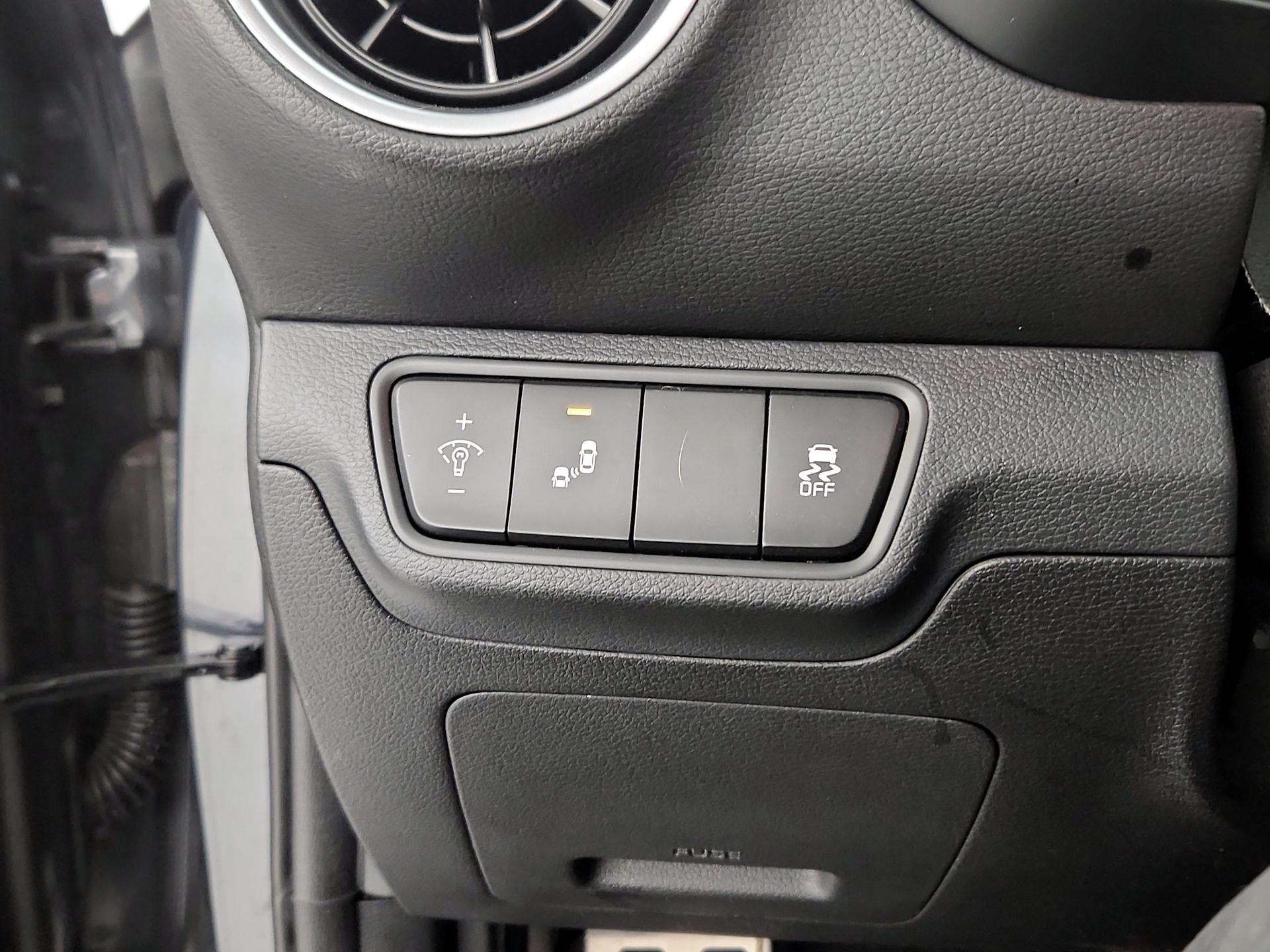 Thumbnail: 2023 Kia Forte - 13