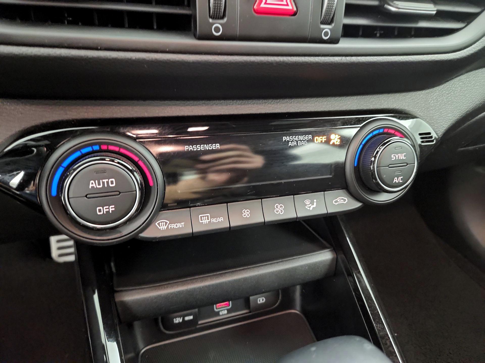 Thumbnail: 2023 Kia Forte - 16