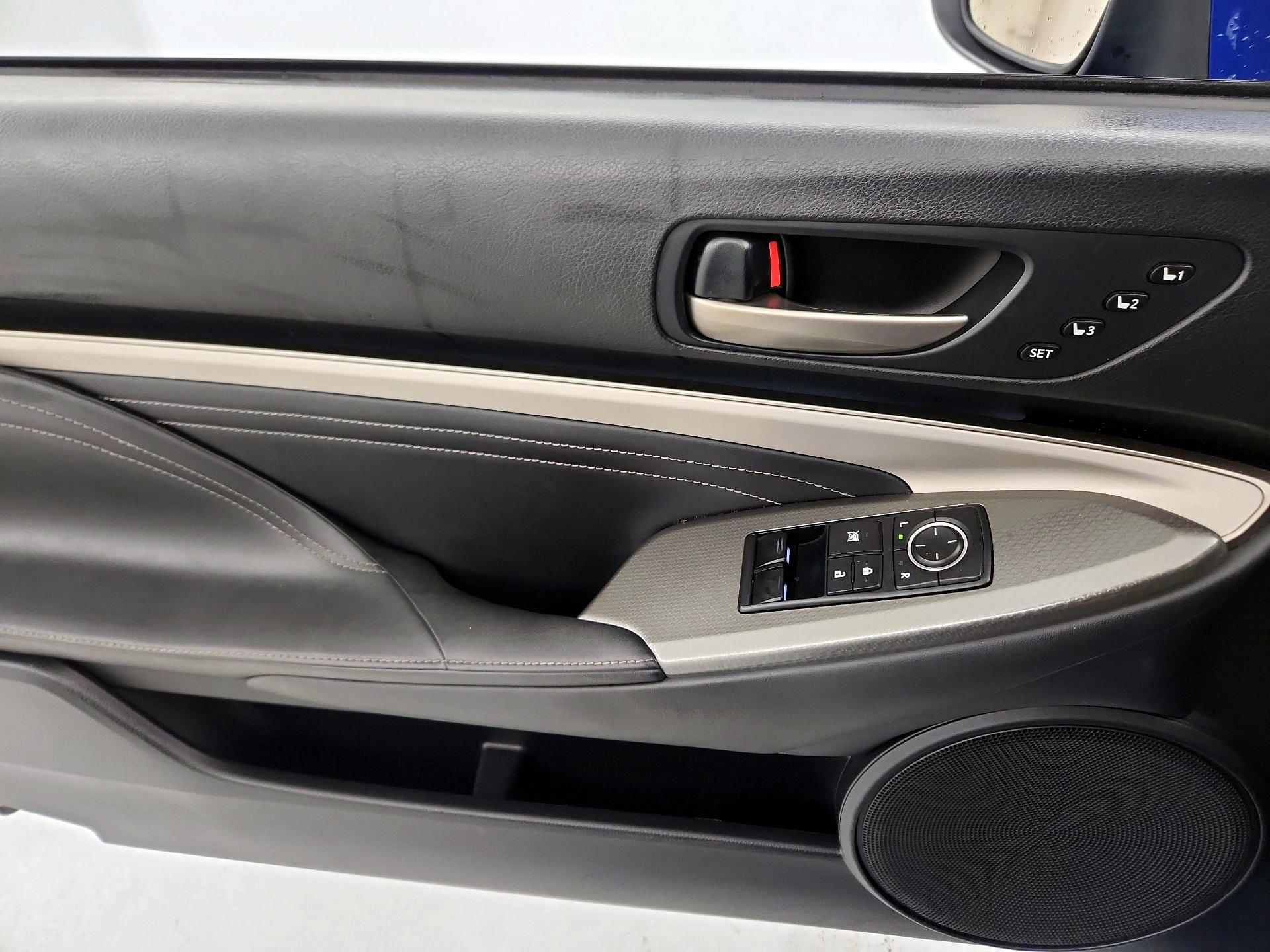 Thumbnail: 2015 Lexus RC - 12