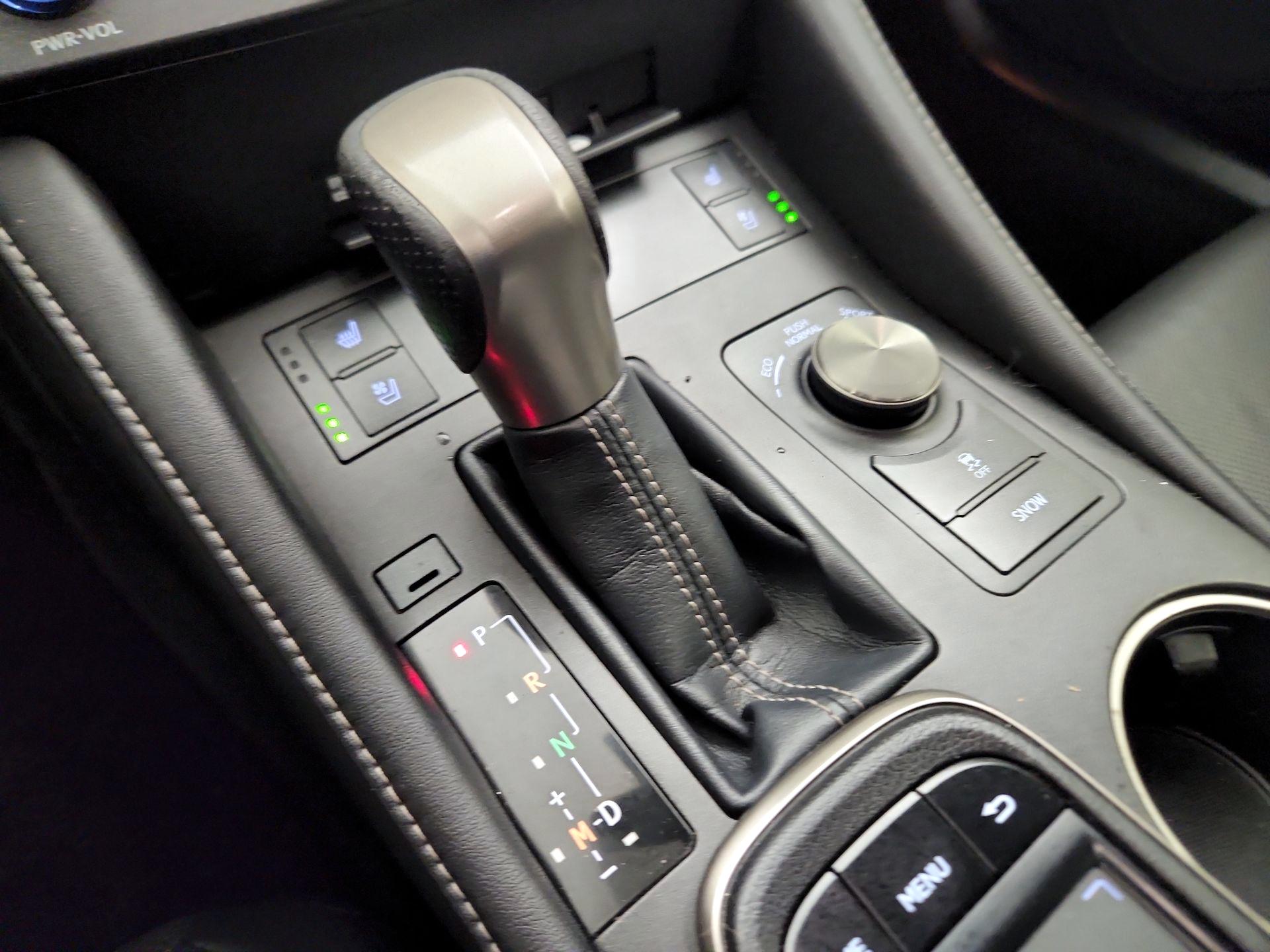 Thumbnail: 2015 Lexus RC - 18