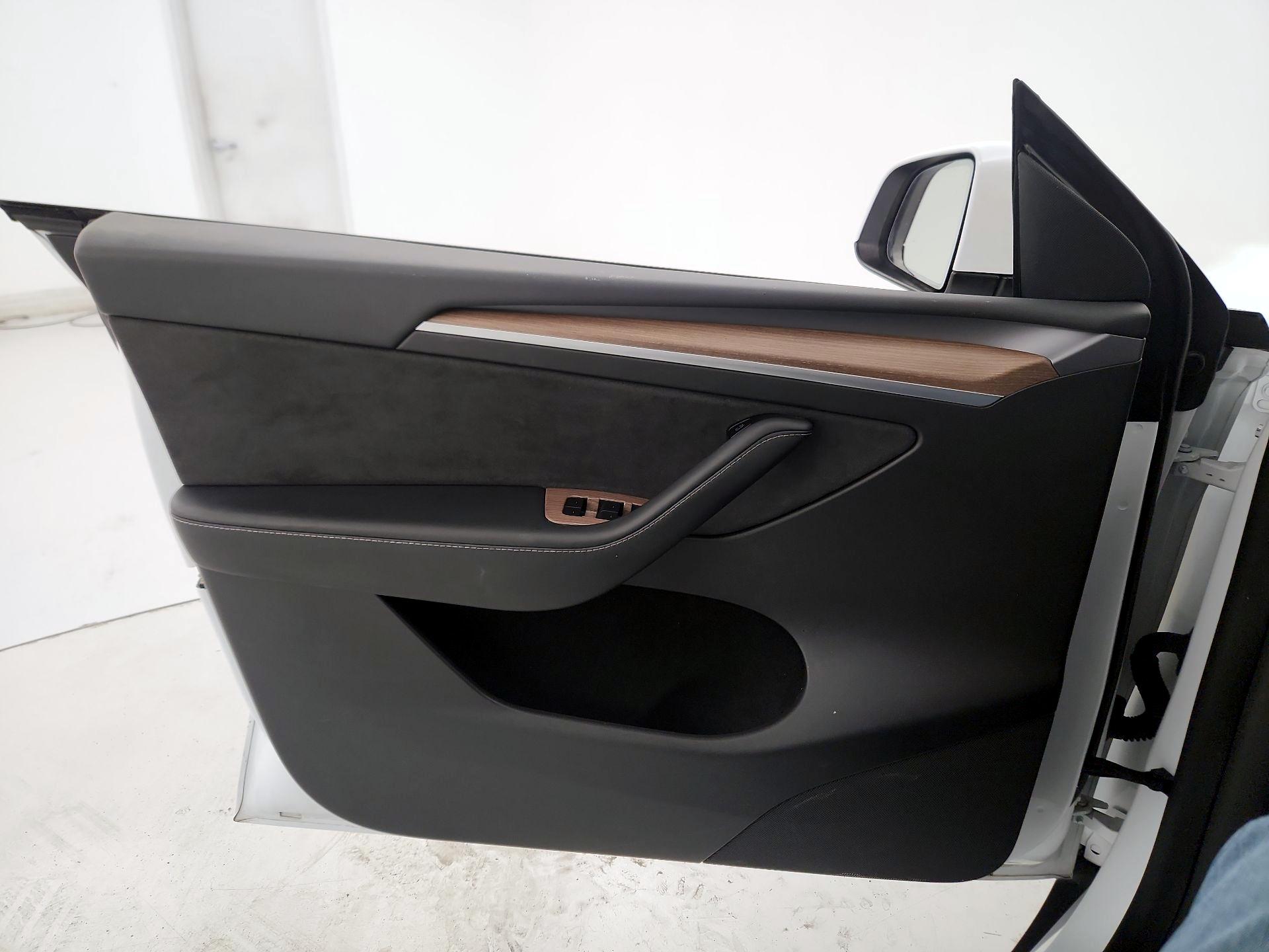 Thumbnail: 2022 Tesla Model Y - 12