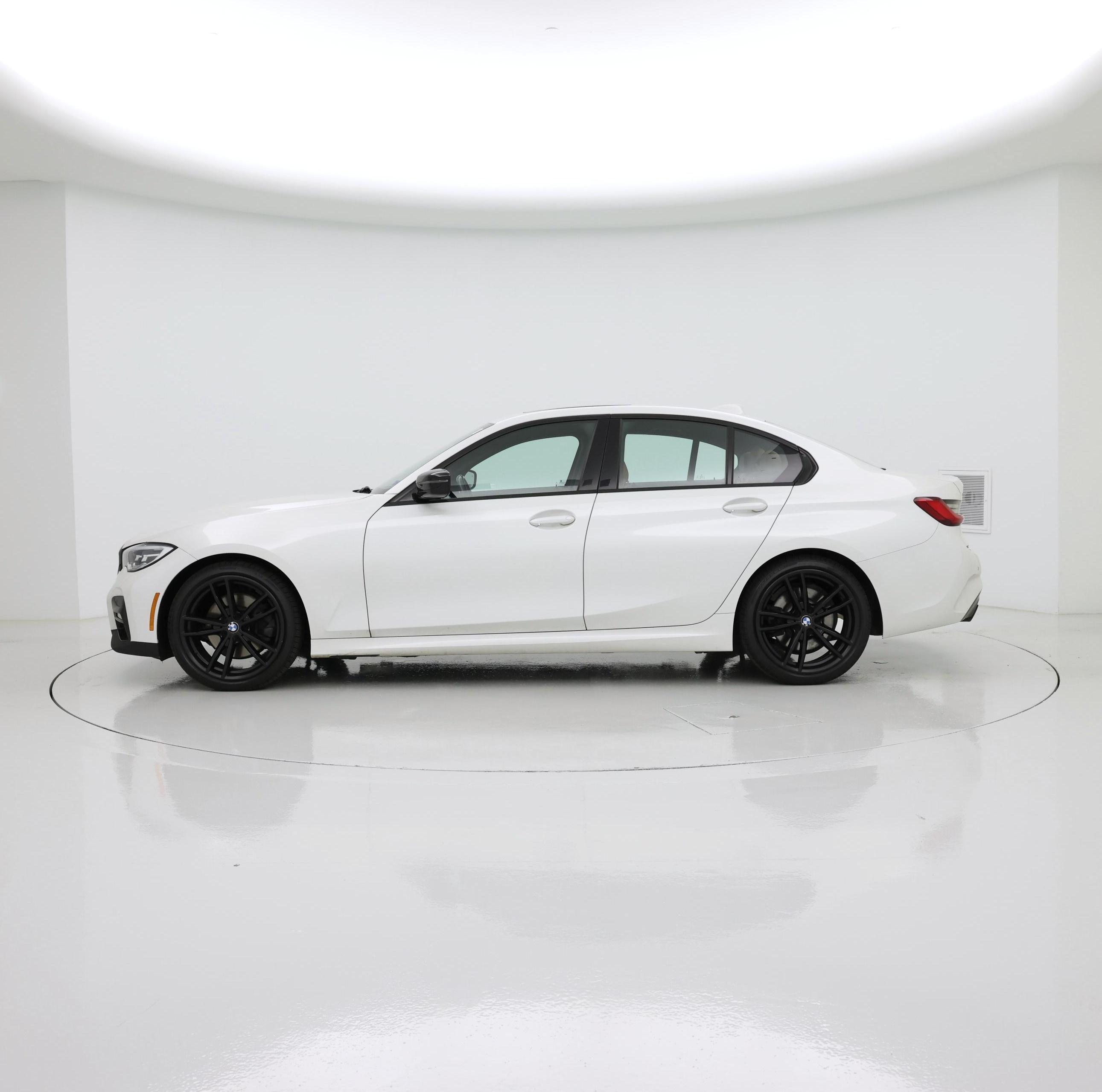 Thumbnail: 2021 BMW 3 Series - 3
