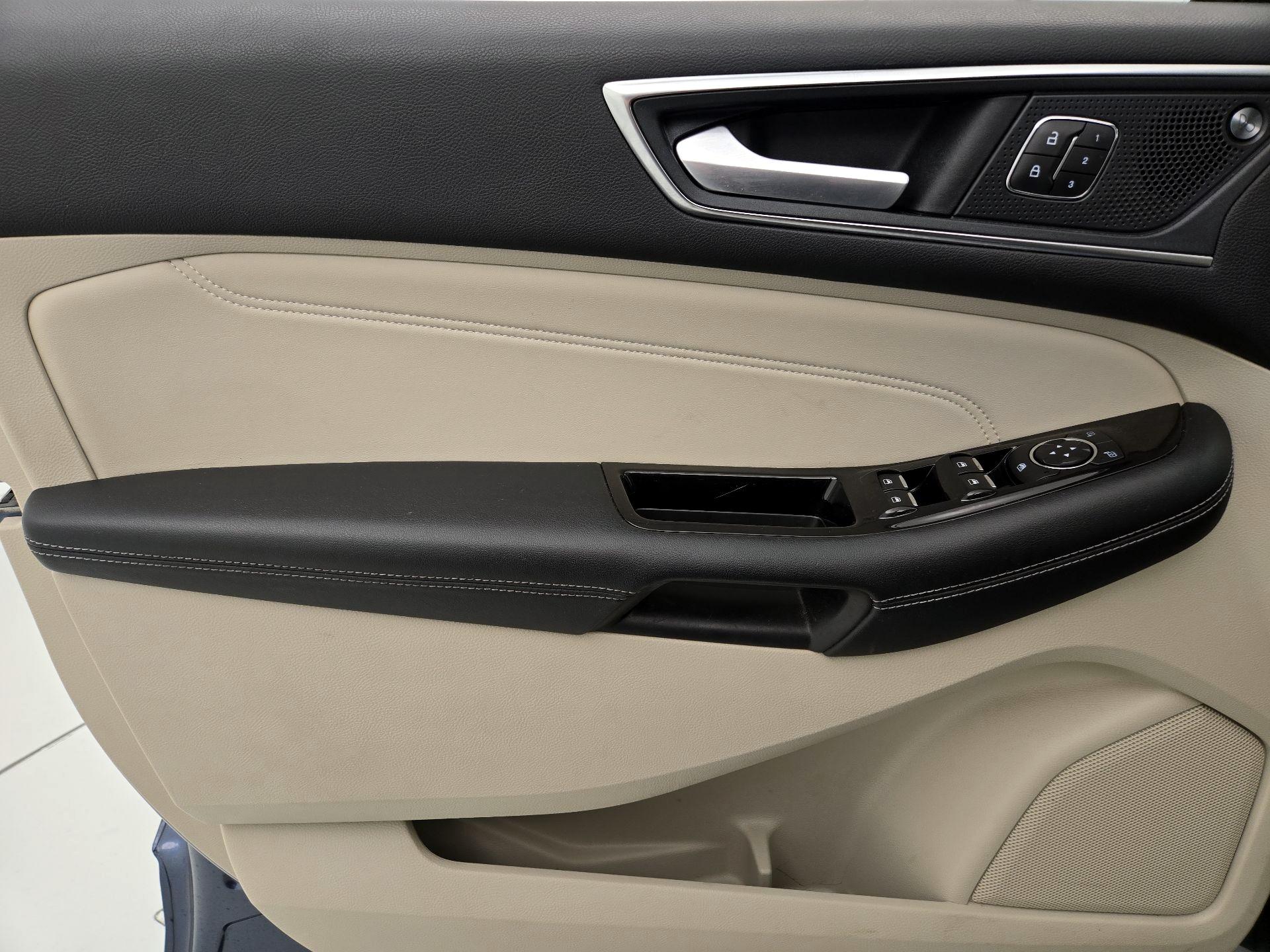 Thumbnail: 2019 Ford Edge - 12