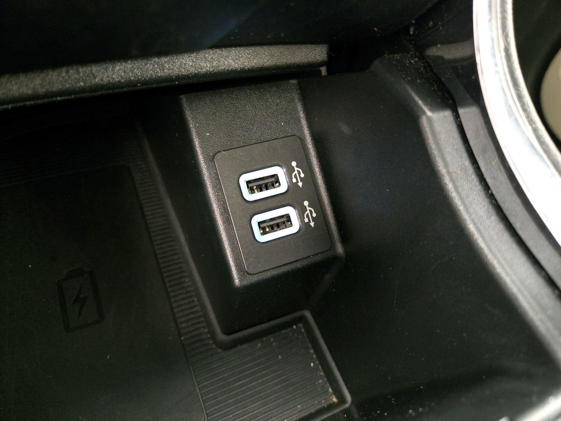 Thumbnail: 2019 Ford Edge - 19